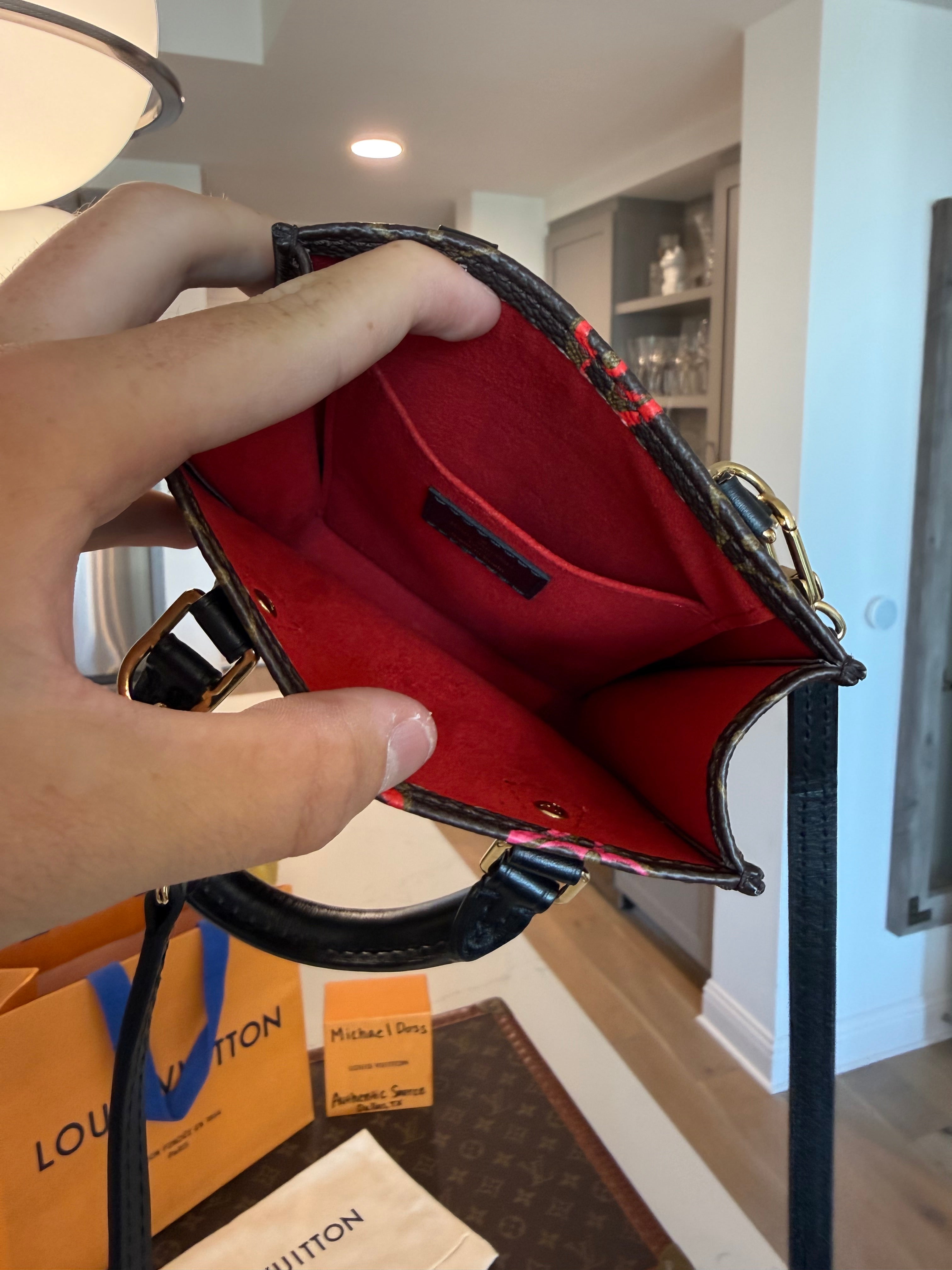 Louis Vuitton Fall in Love Sac Plat - Limited Edition
