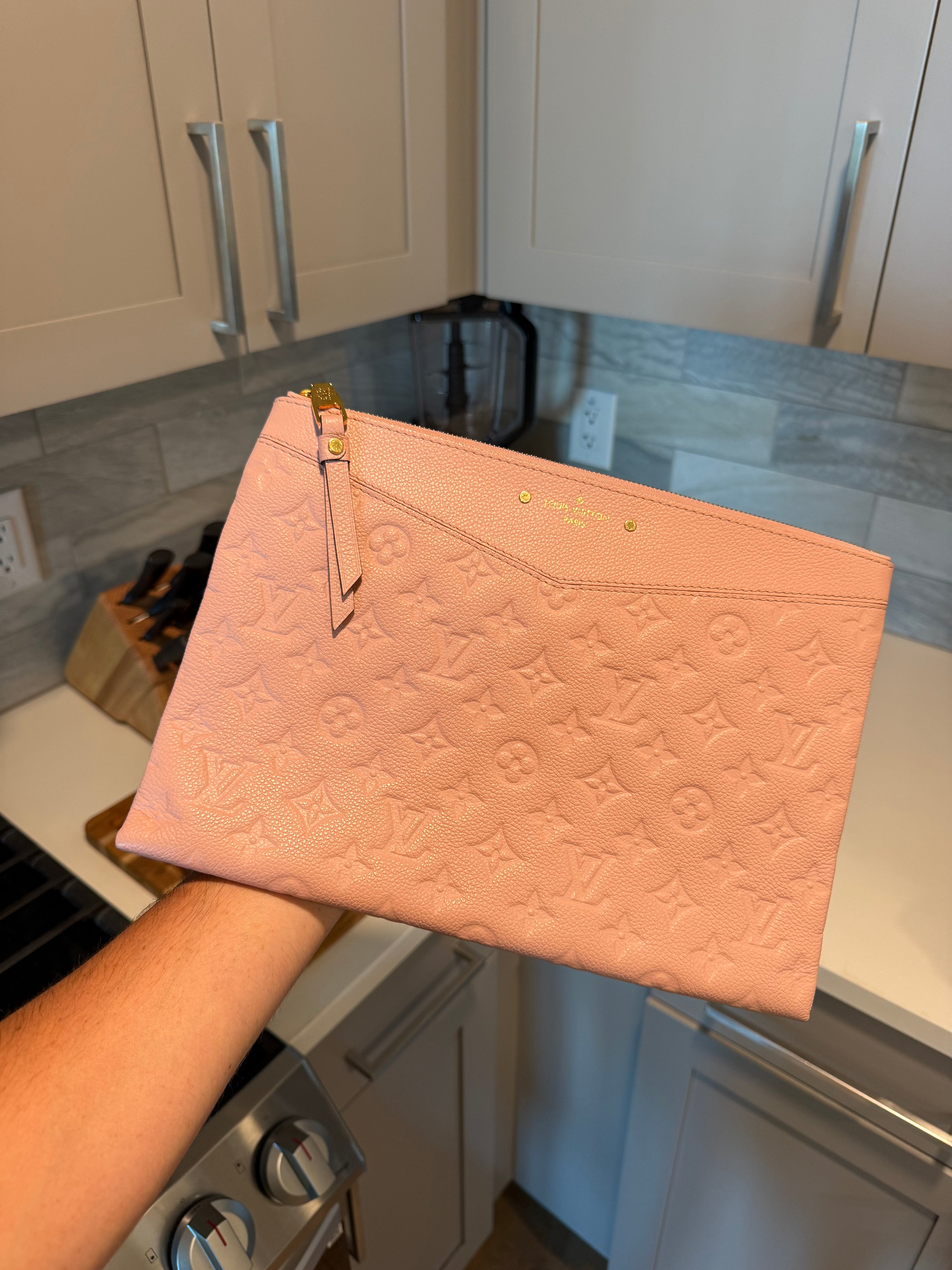 Louis Vuitton Daily Pouch Empreinte Rose