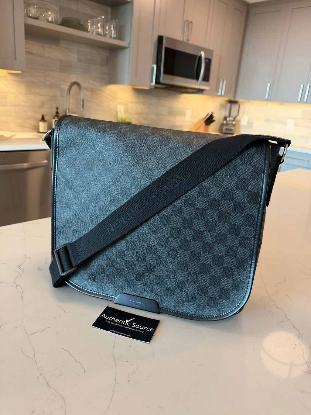 Louis Vuitton Daniel MM Damier Graphite