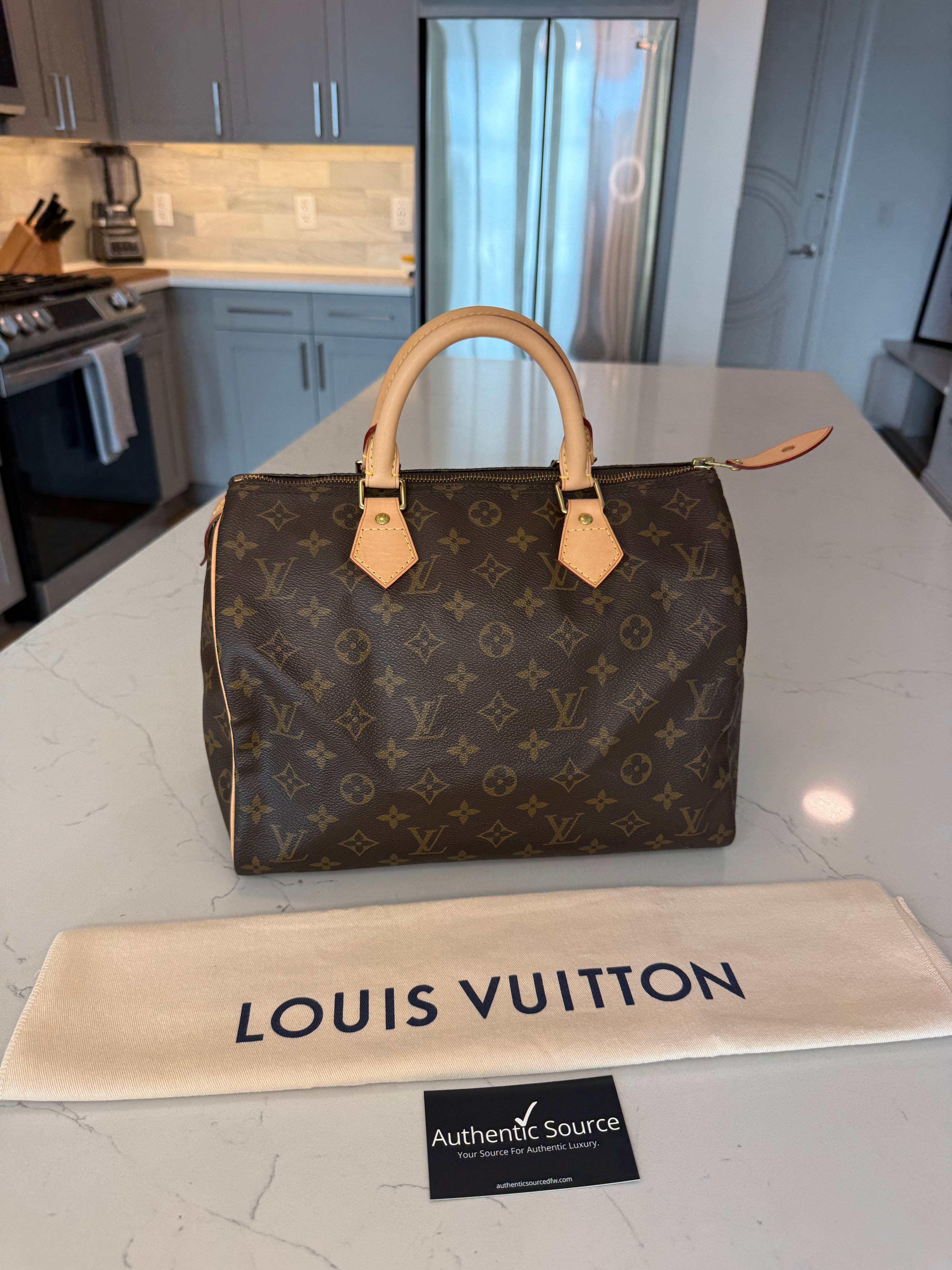 Louis Vuitton Speedy 30