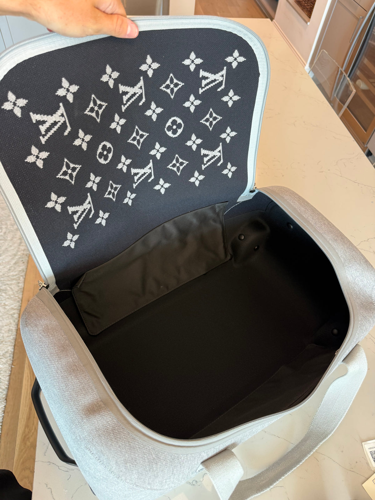 Louis Vuitton Soft Horizon Rolling Luggage