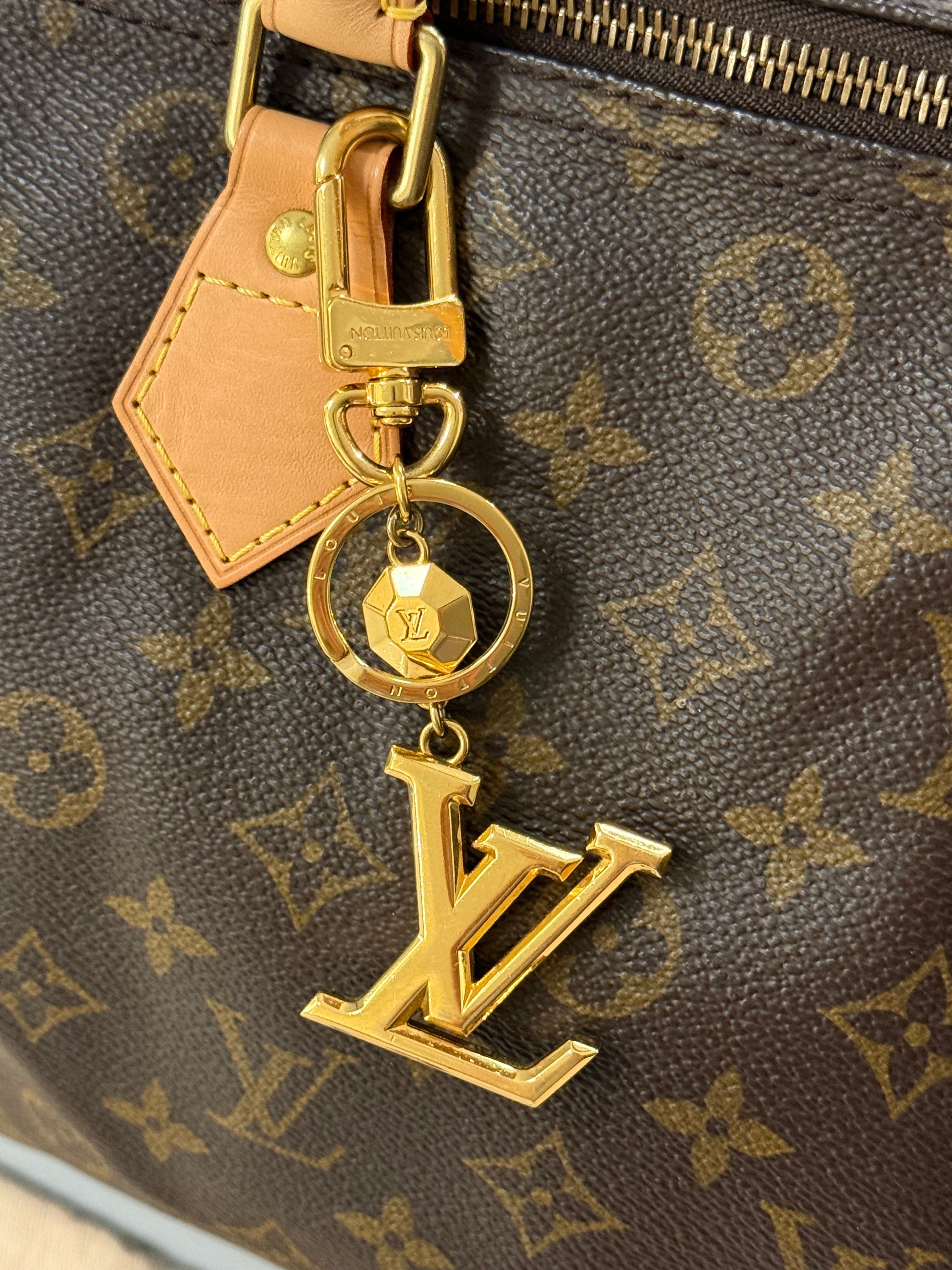 Louis Vuitton Facettes Charm