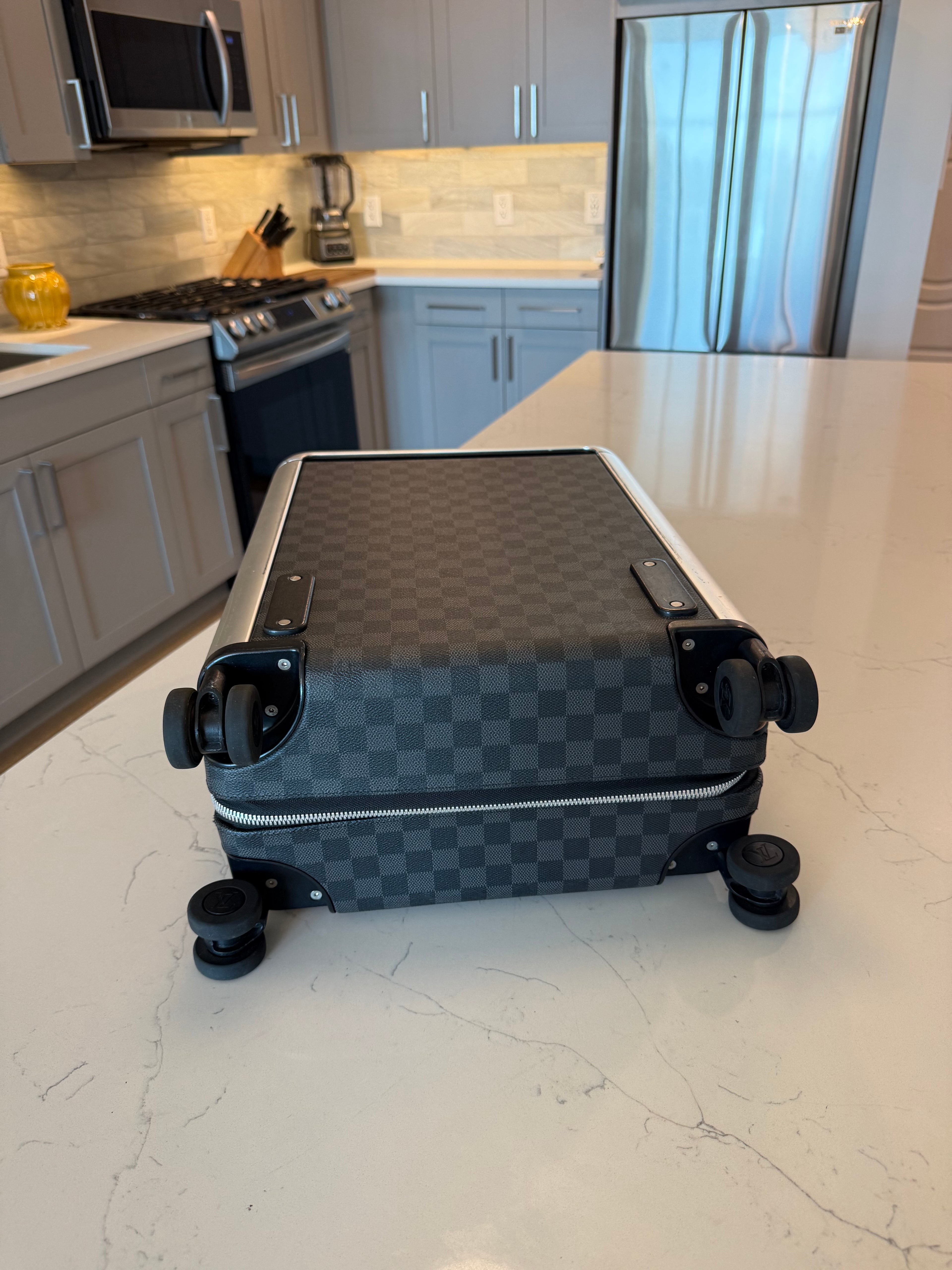 Louis Vuitton Horizon 50 Damier Graphite