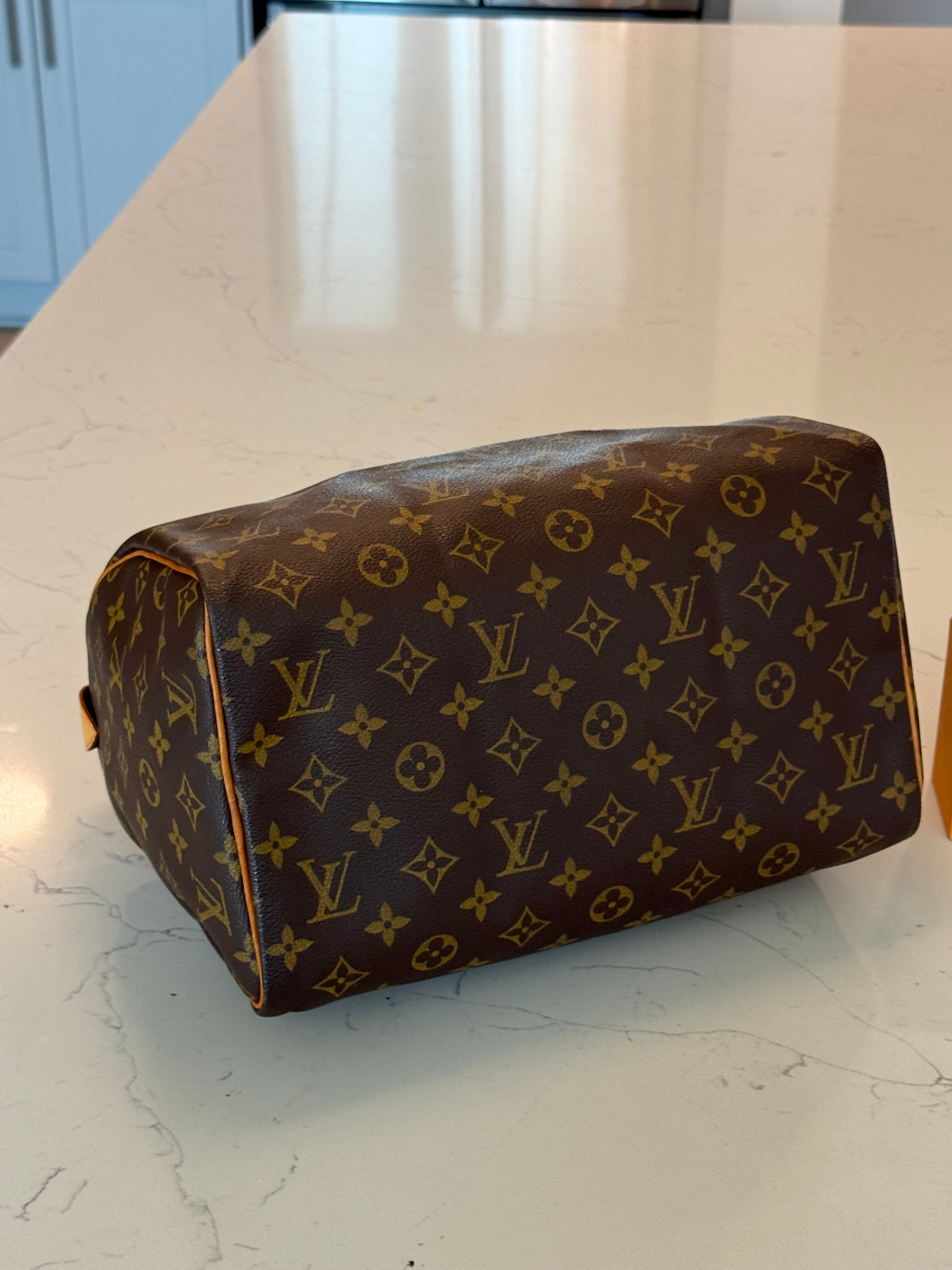 Louis Vuitton Speedy 30