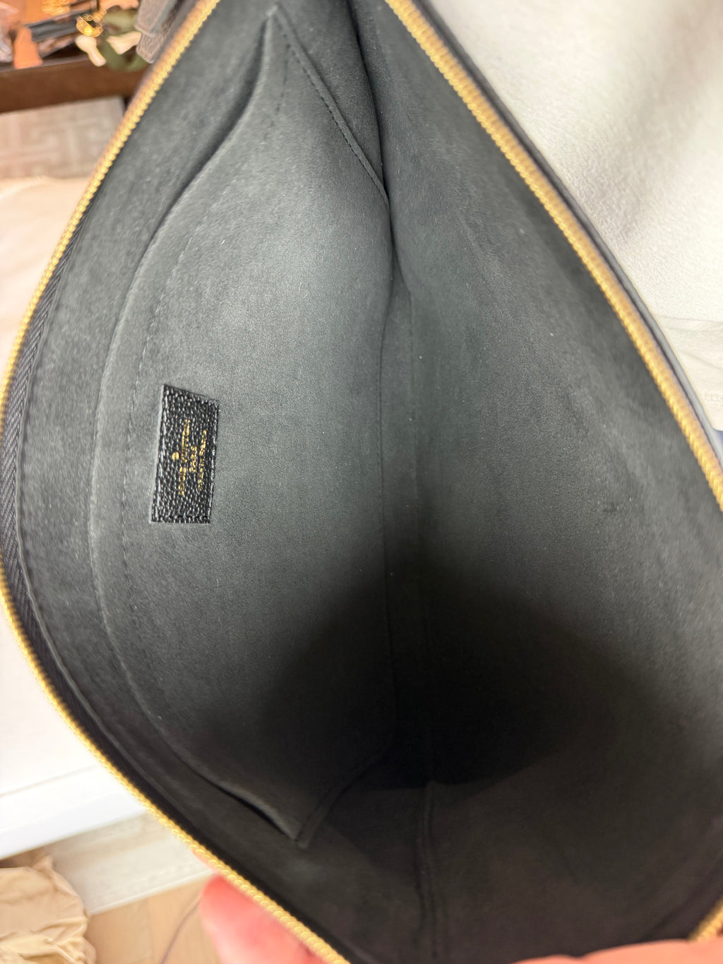 Louis Vuitton Daily Pouch Monogram & Noir