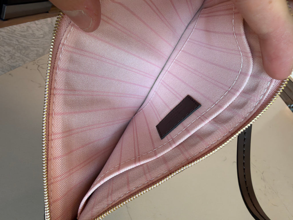 Louis Vuitton Clutch/Pouch DE Rare Interior