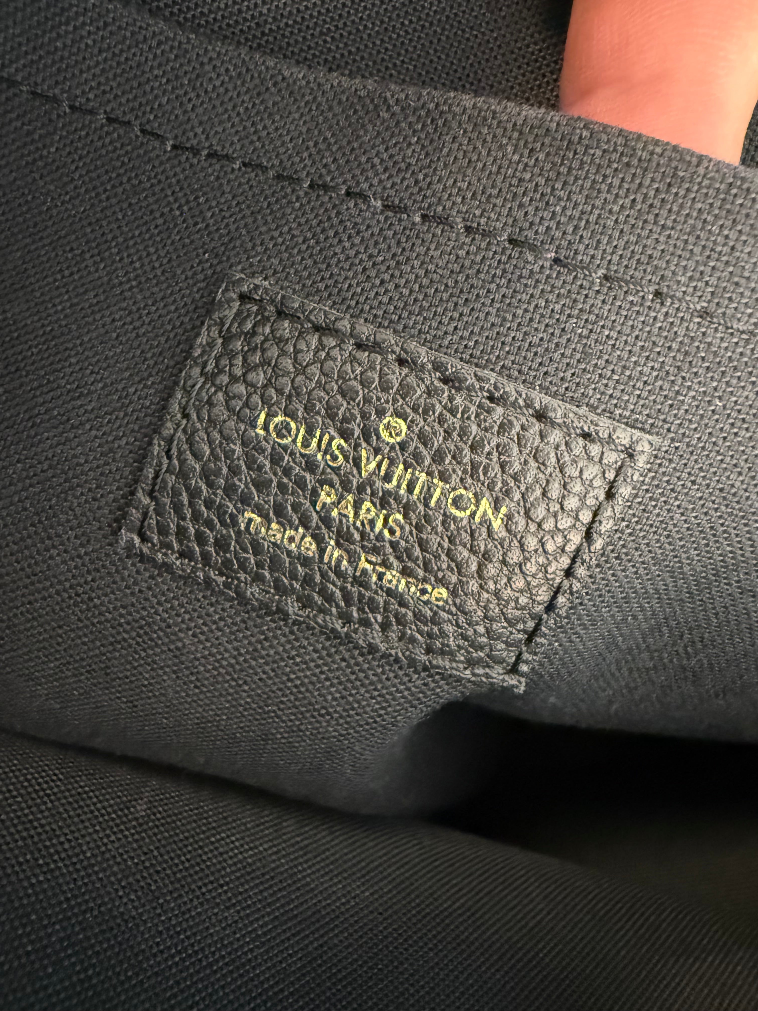 Louis Vuitton Daily Pouch Empreinte Noir