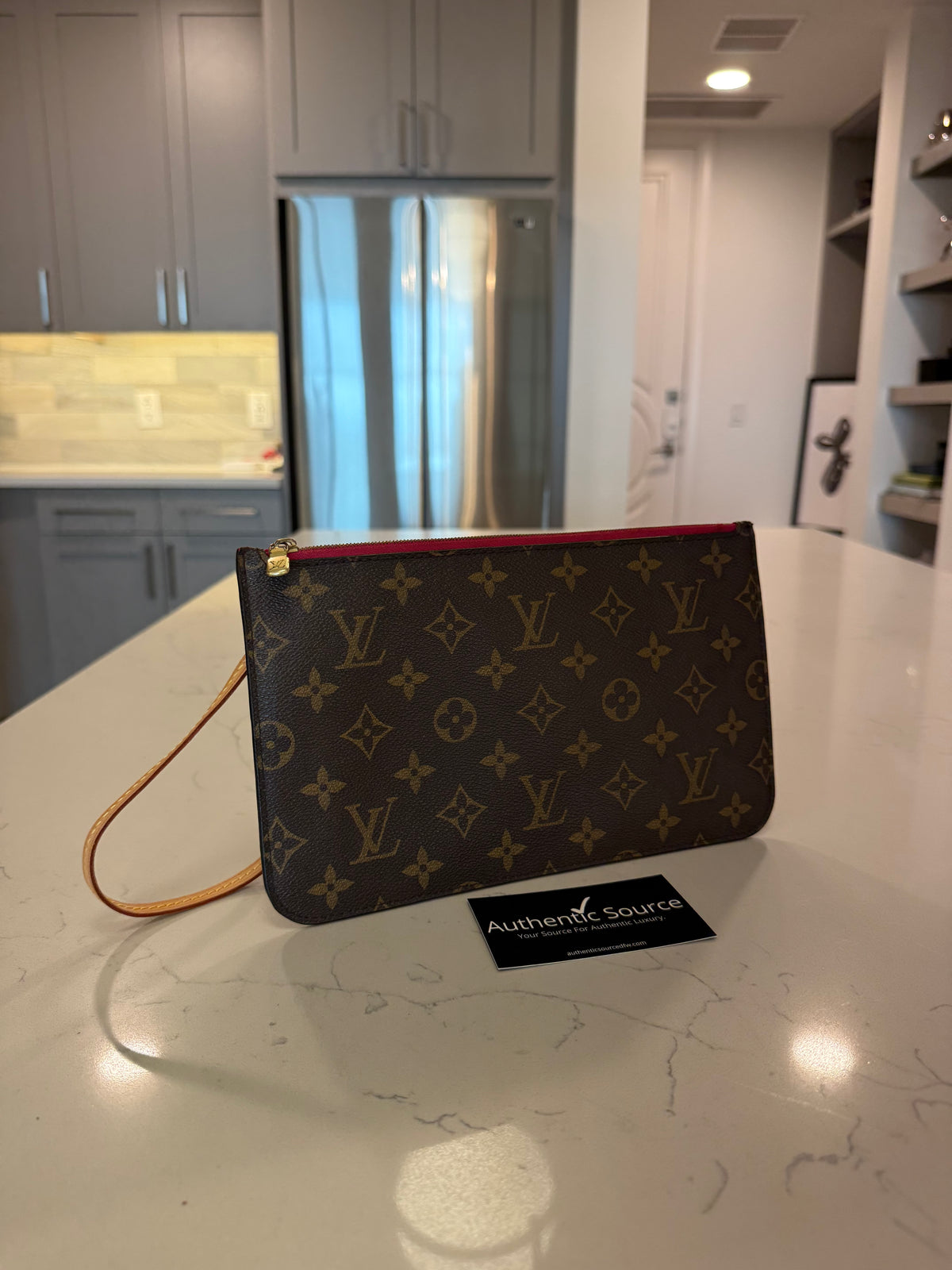 Louis Vuitton Clutch/Pouch