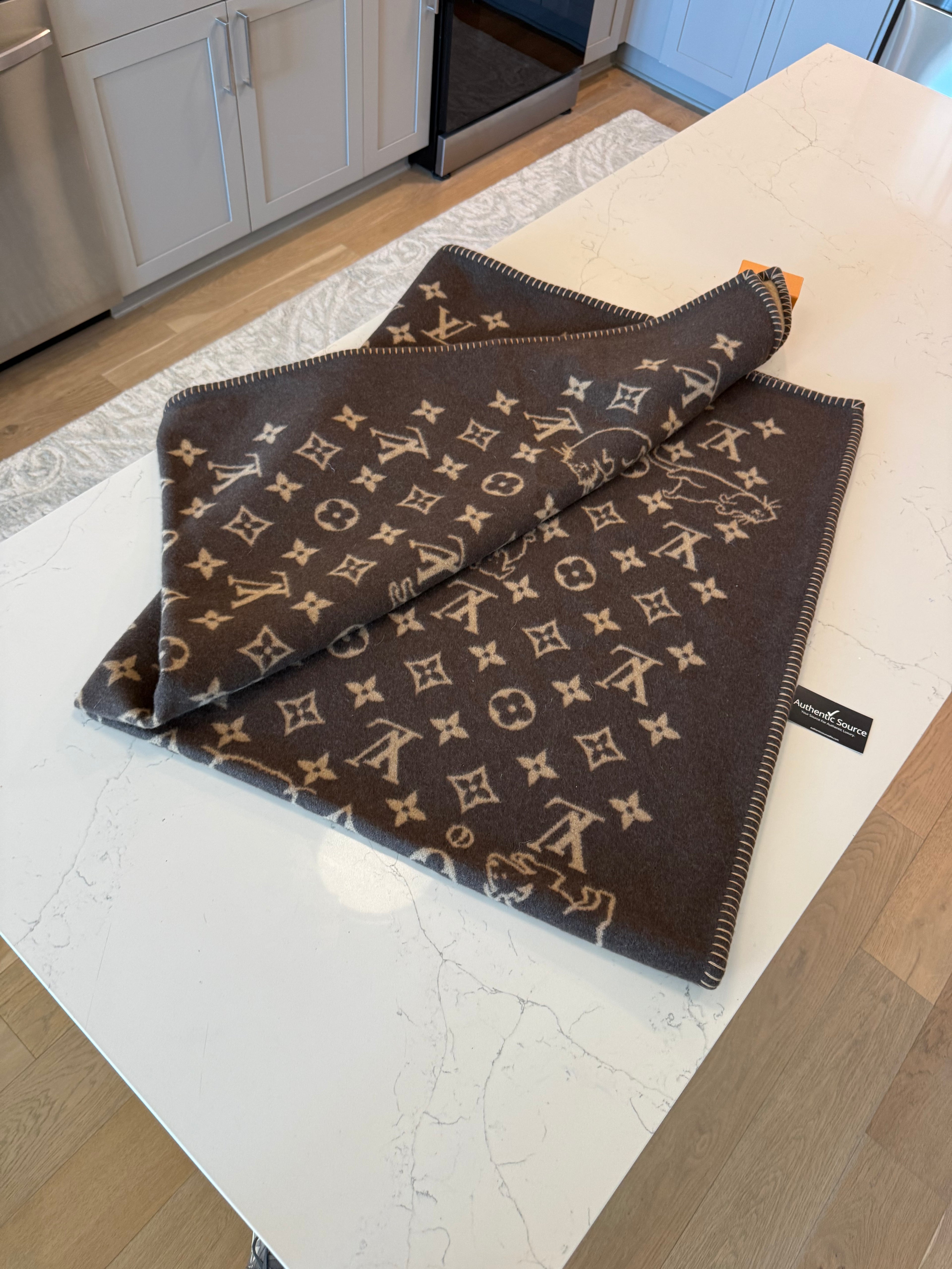 Louis Vuitton Catogram Neo Wool Blanket