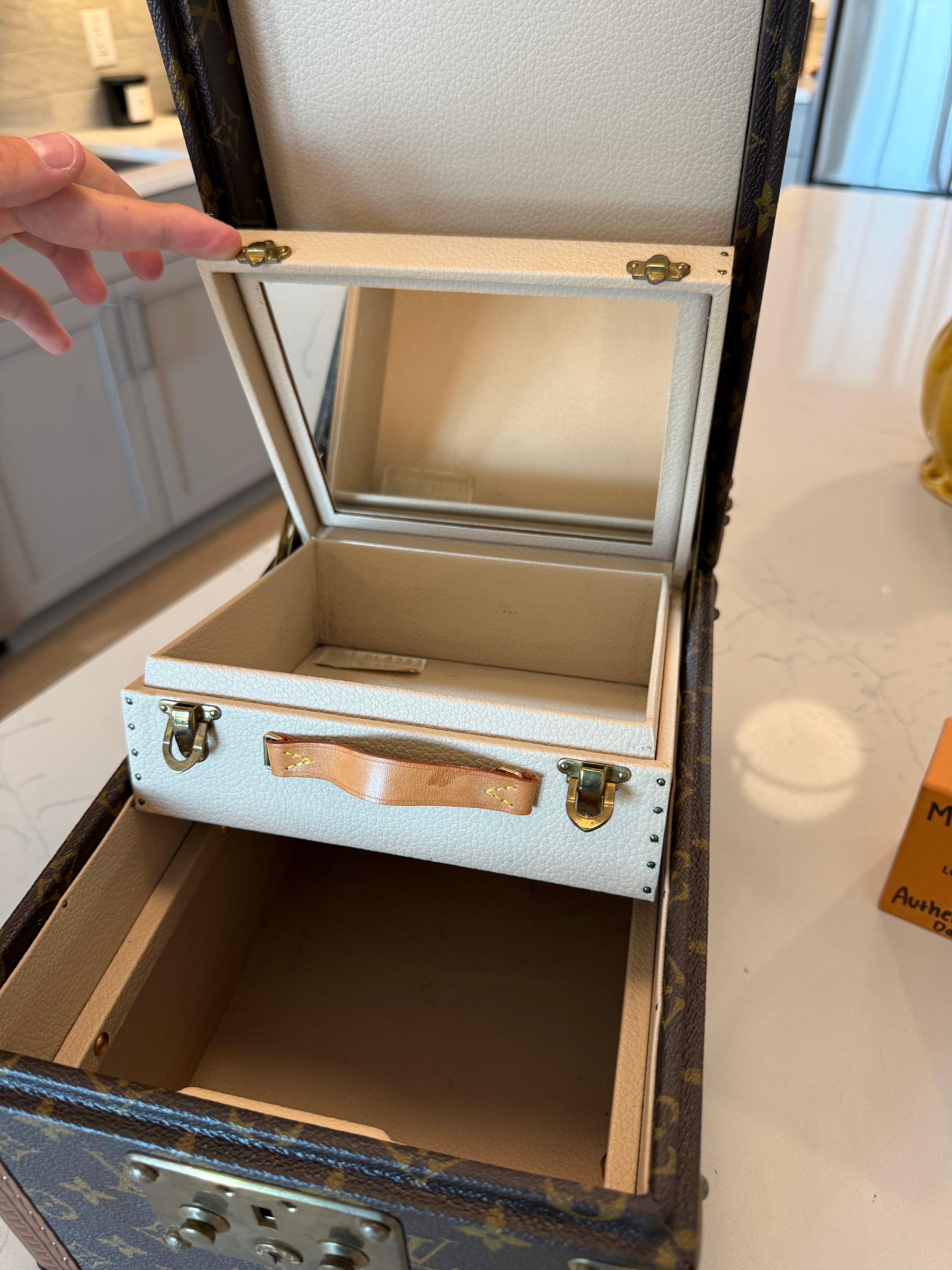 Louis Vuitton Boite Falcons Vanity Trunk