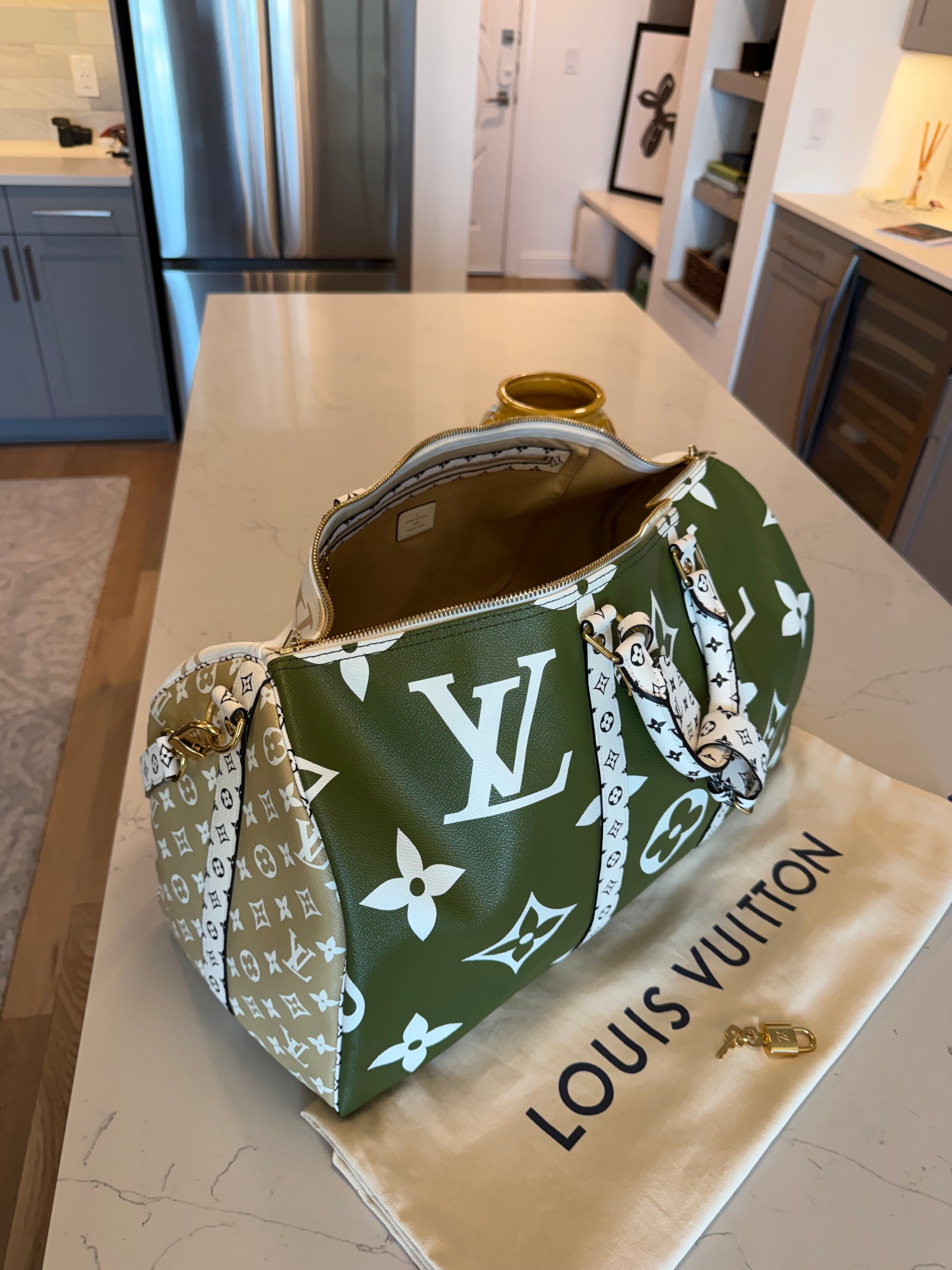 Louis Vuitton Keepall 50 Bandouliere Giant Khaki
