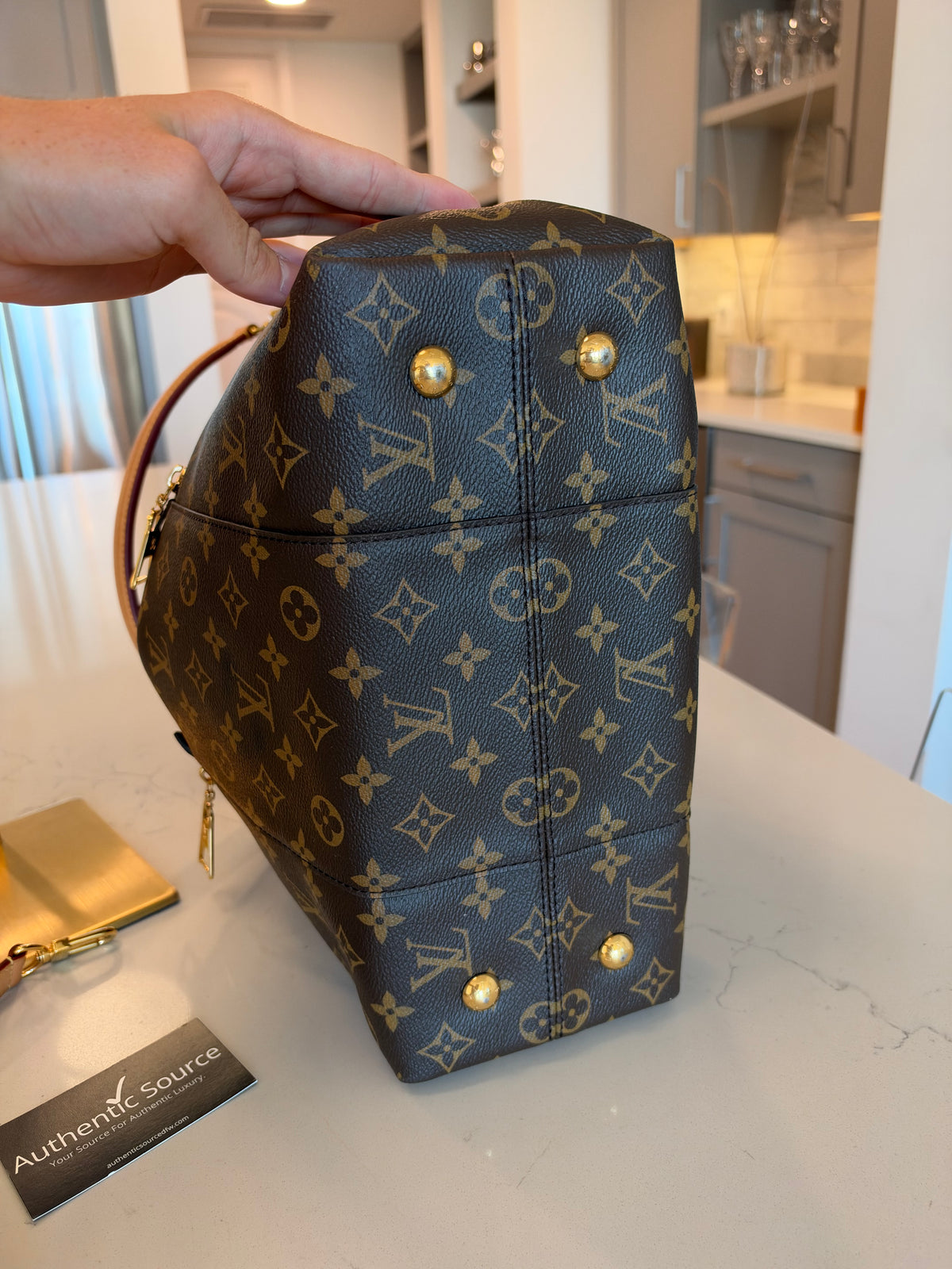 Louis Vuitton Métis Hobo