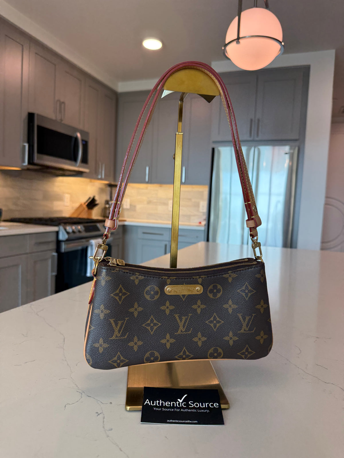 Louis Vuitton Pochette Liv