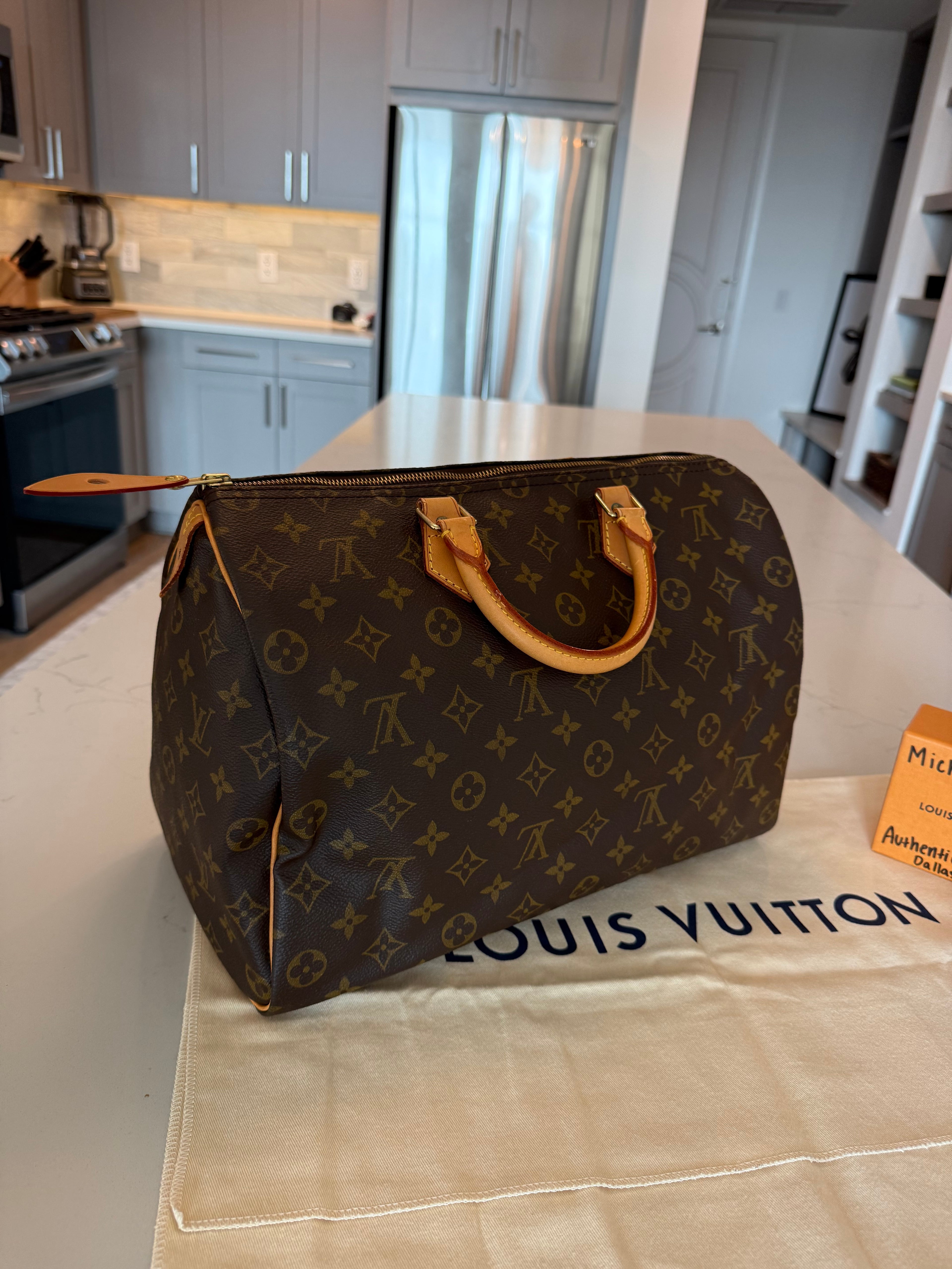 Louis Vuitton Speedy 35