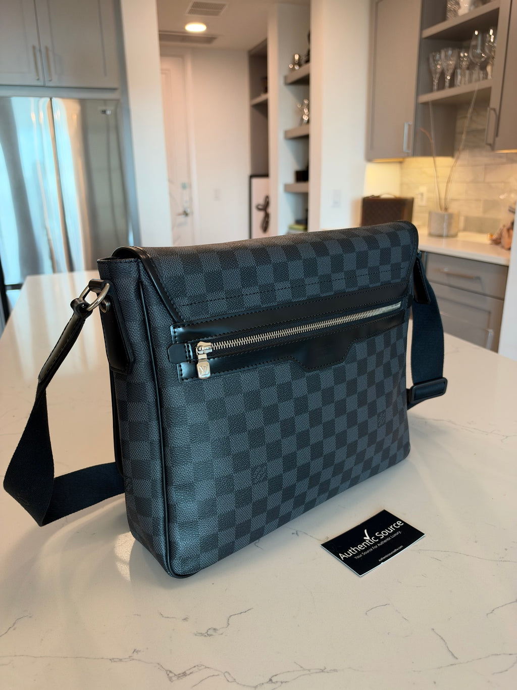 Louis Vuitton Daniel MM Damier Graphite