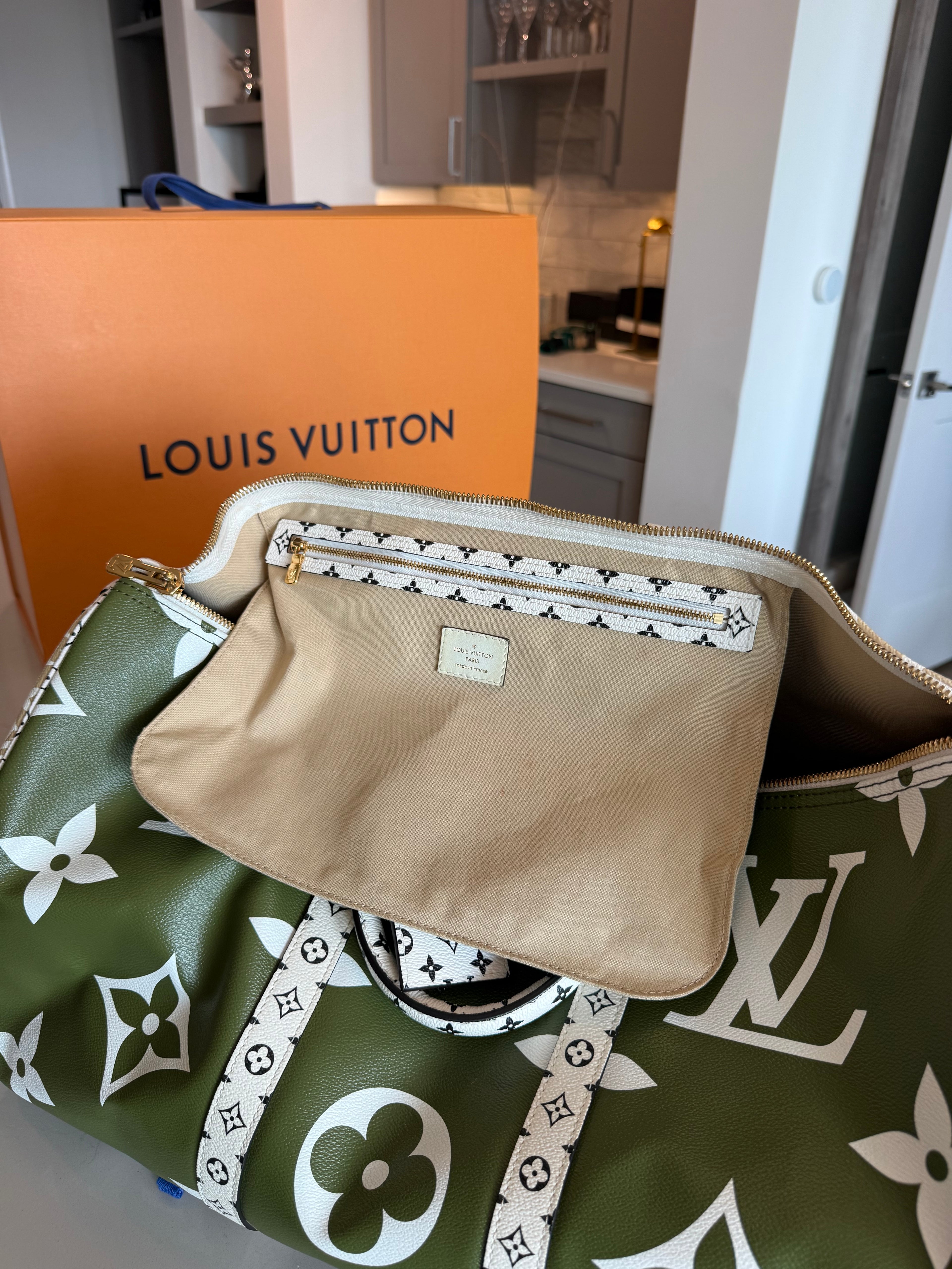 Louis Vuitton Keepall 50 Bandouliere Giant Khaki