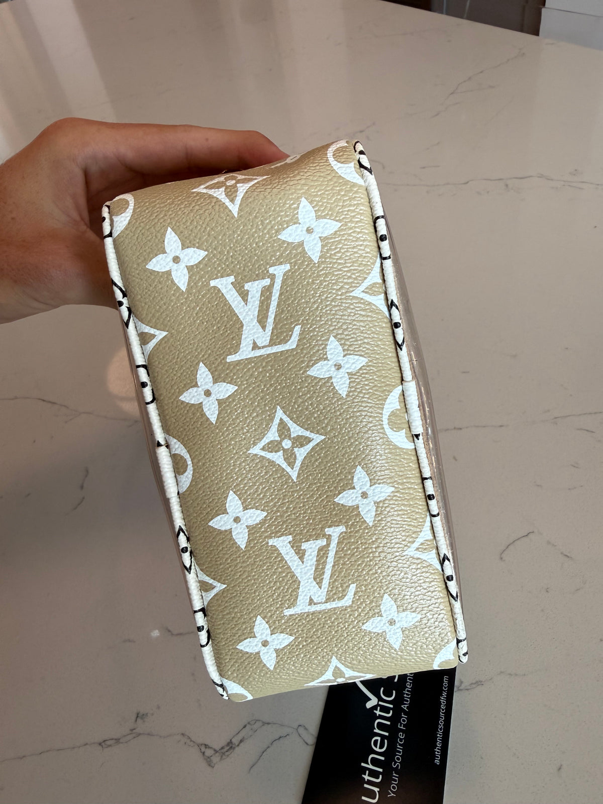 Louis Vuitton Beach Pouch Giant Khaki Monogram