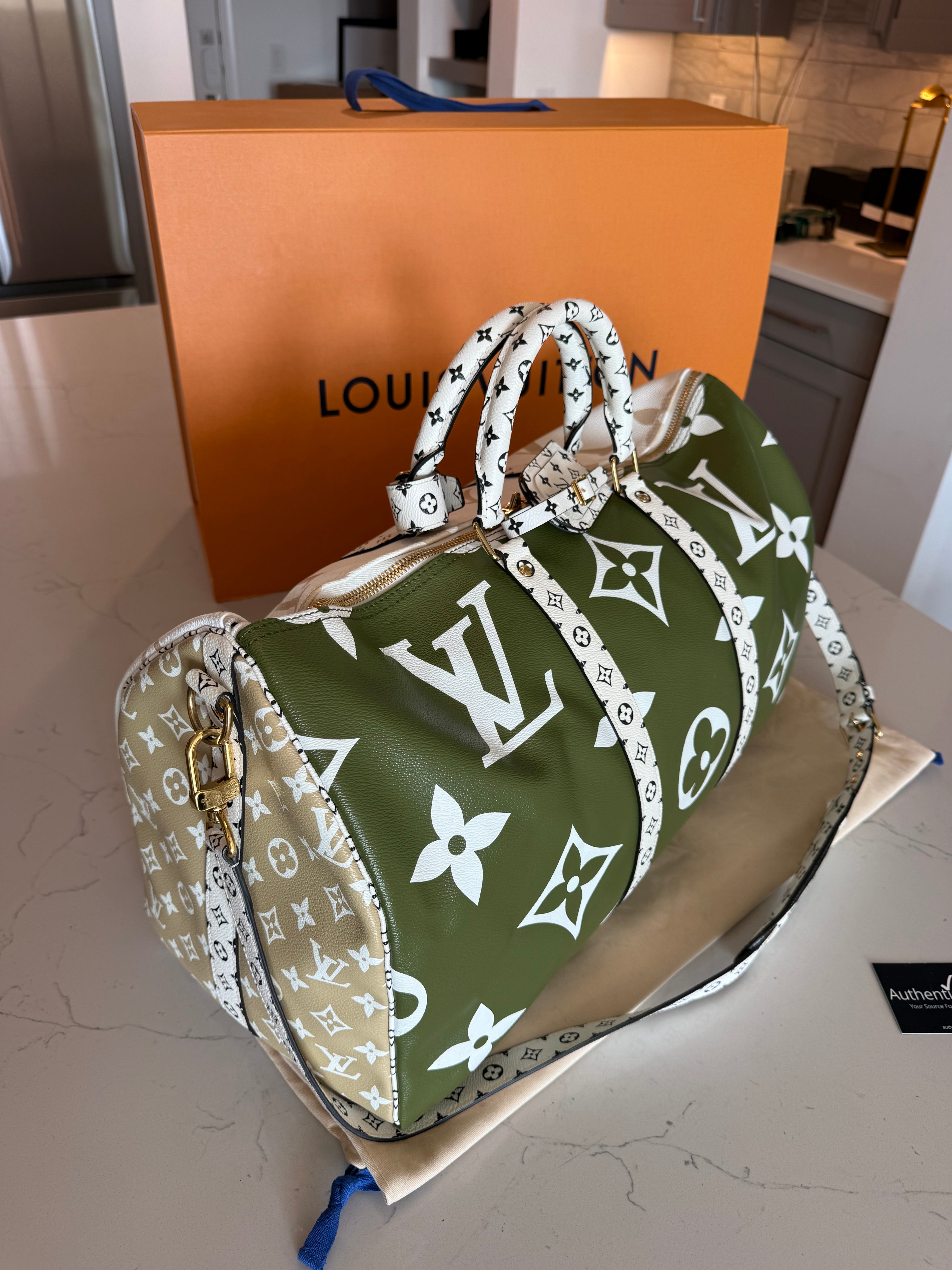 Louis Vuitton Keepall 50 Bandouliere Giant Khaki