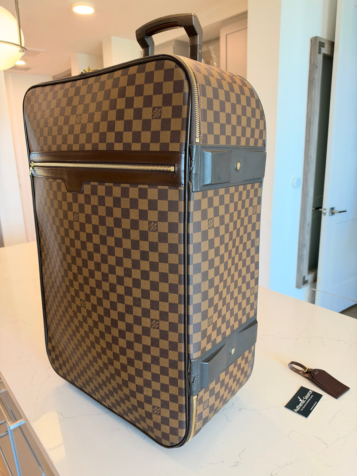 Louis Vuitton - Pegase 70 Rolling Luggage DE