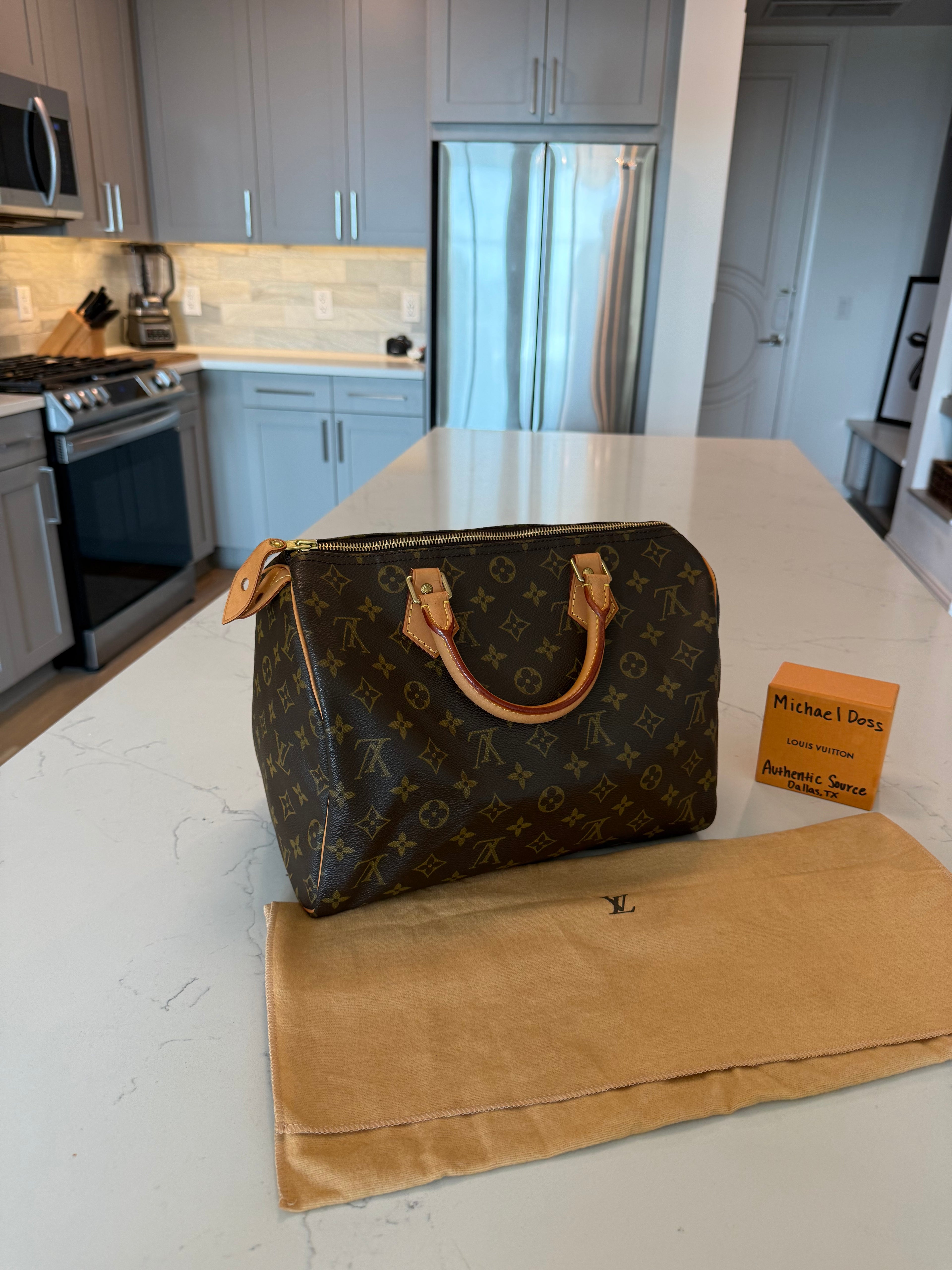 Louis Vuitton Speedy 30