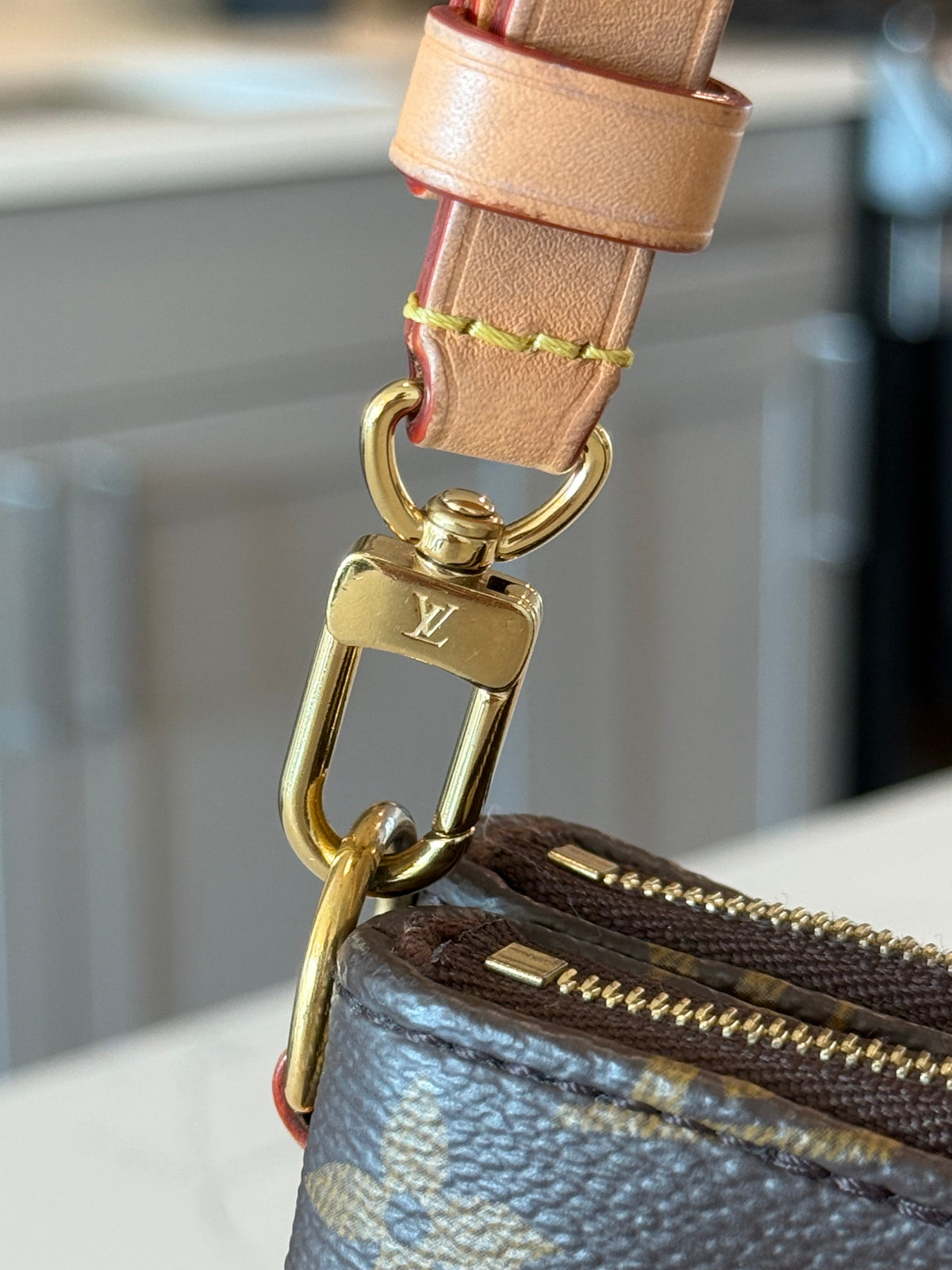 Louis Vuitton Pochette Liv
