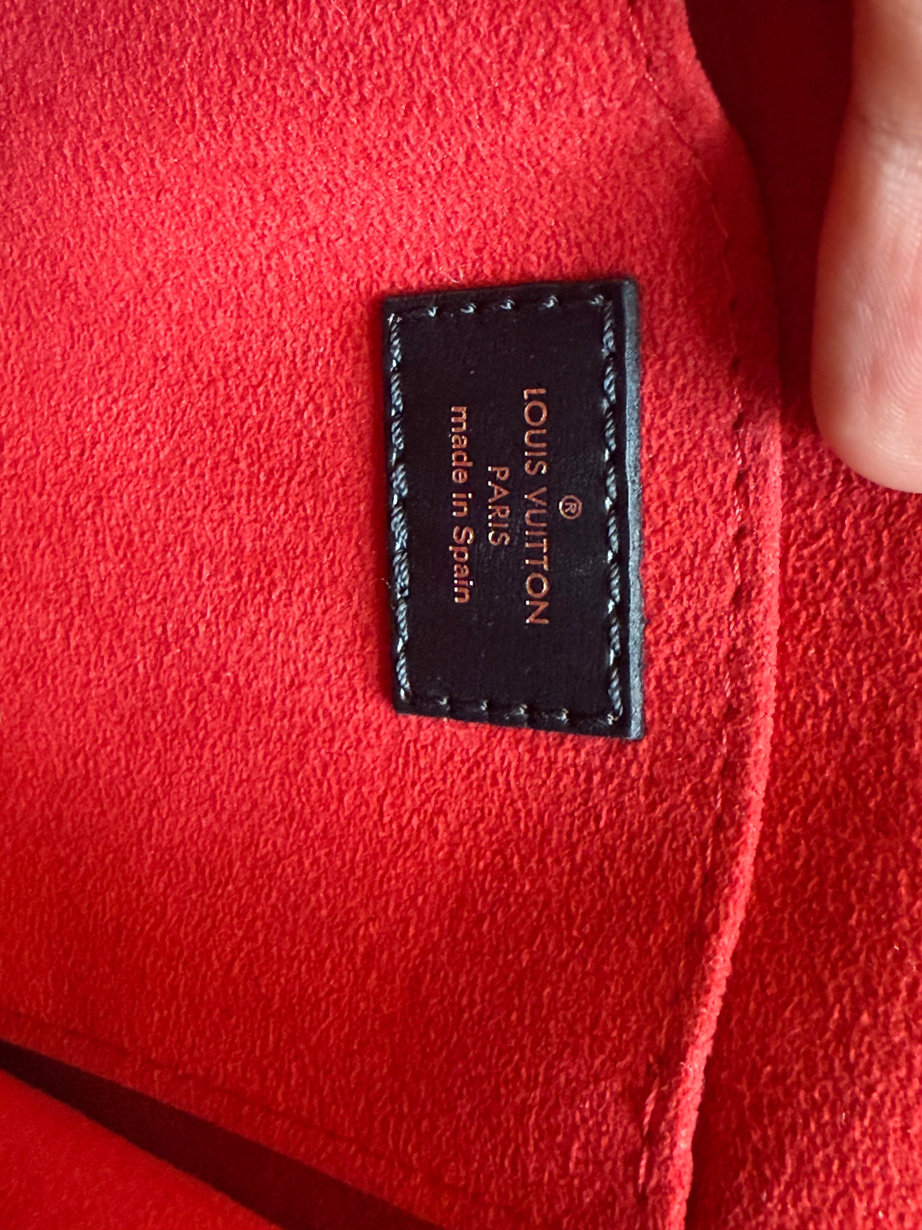 Louis Vuitton Fall in Love Sac Plat Petit - Limited Edition