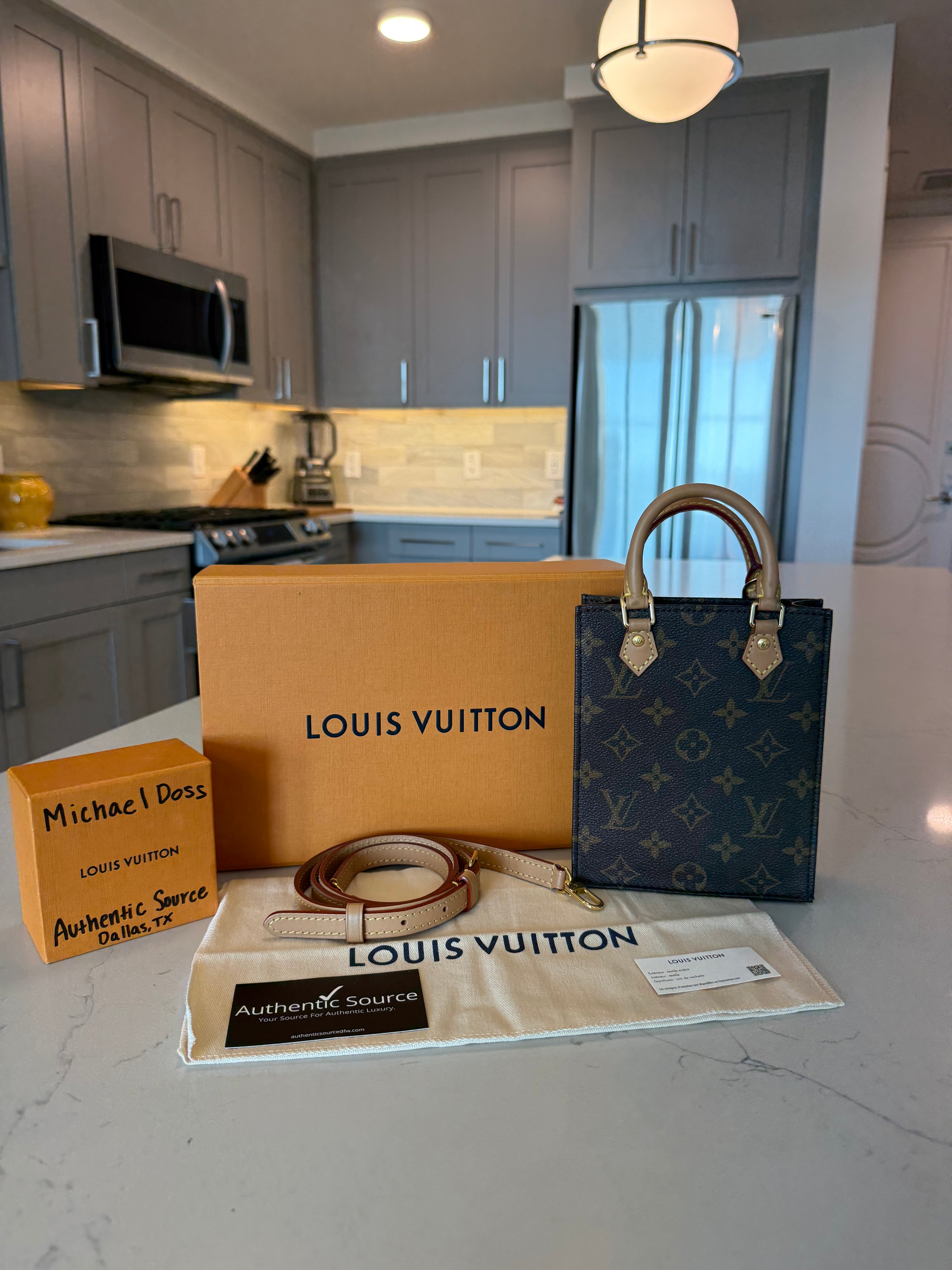 Louis Vuitton Sac Platt Petit