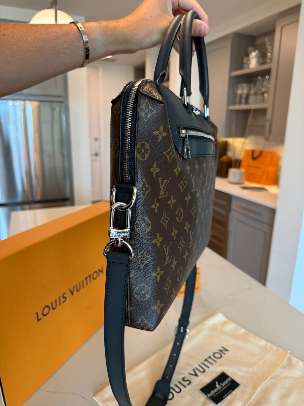 Louis Vuitton Porte-Documents Jour NM Macassar