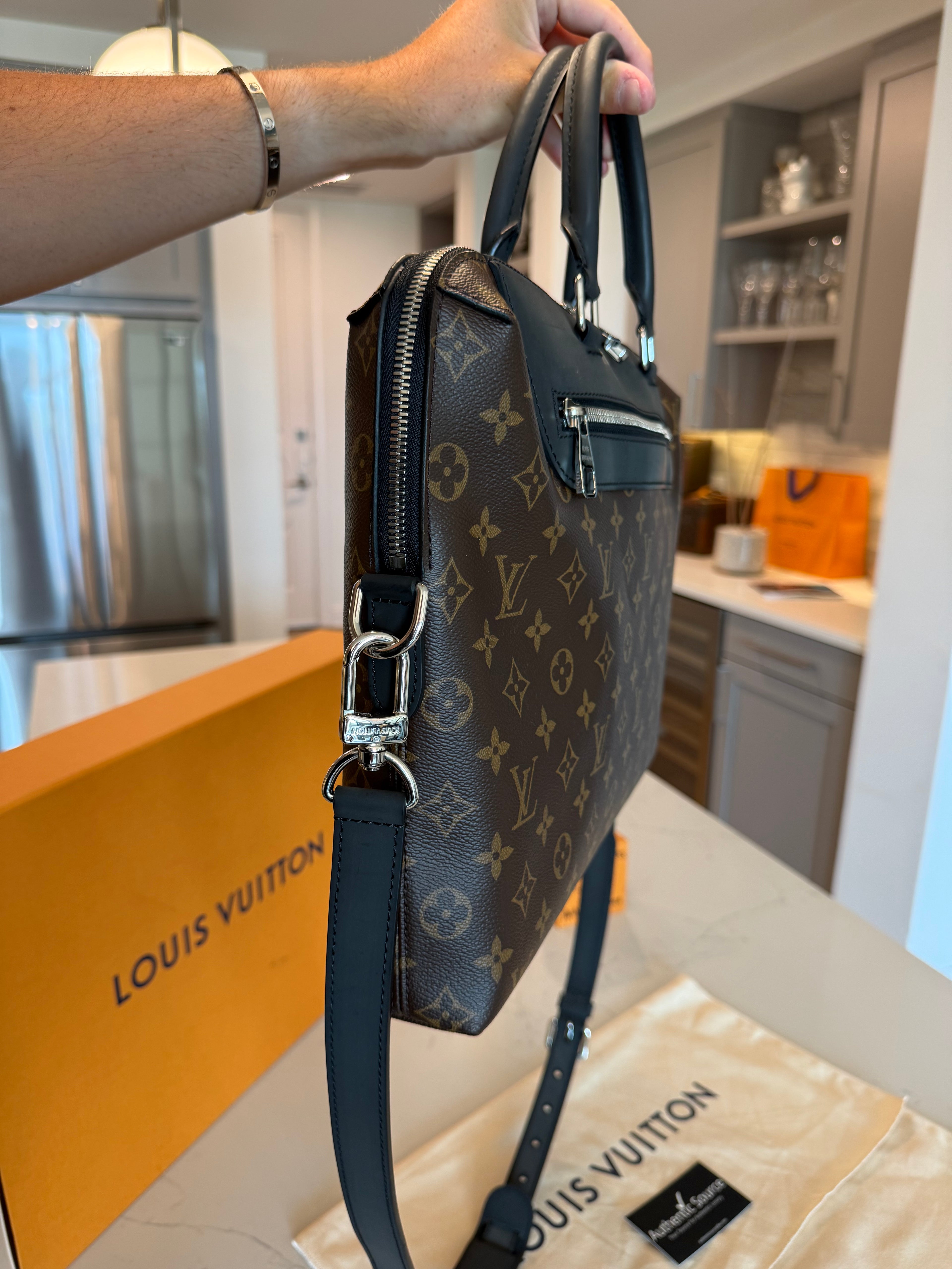 Louis Vuitton Porte-Documents Jour NM Macassar