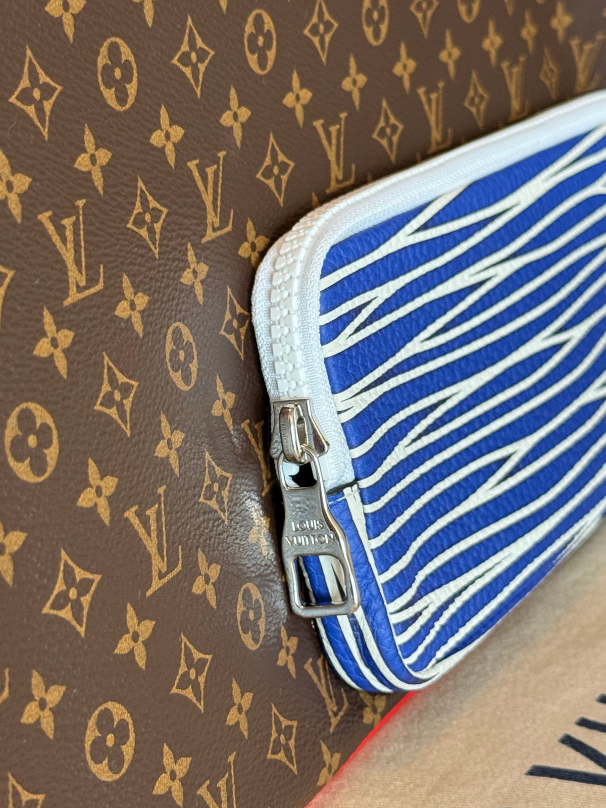 Louis Vuitton Monogram A4 Multipocket Pochette