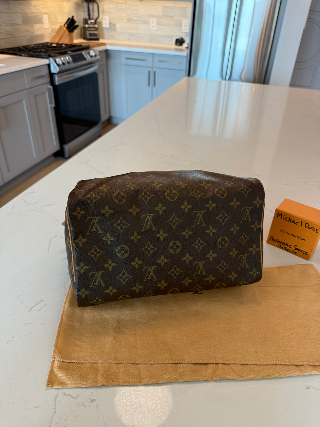 Louis Vuitton Speedy 30