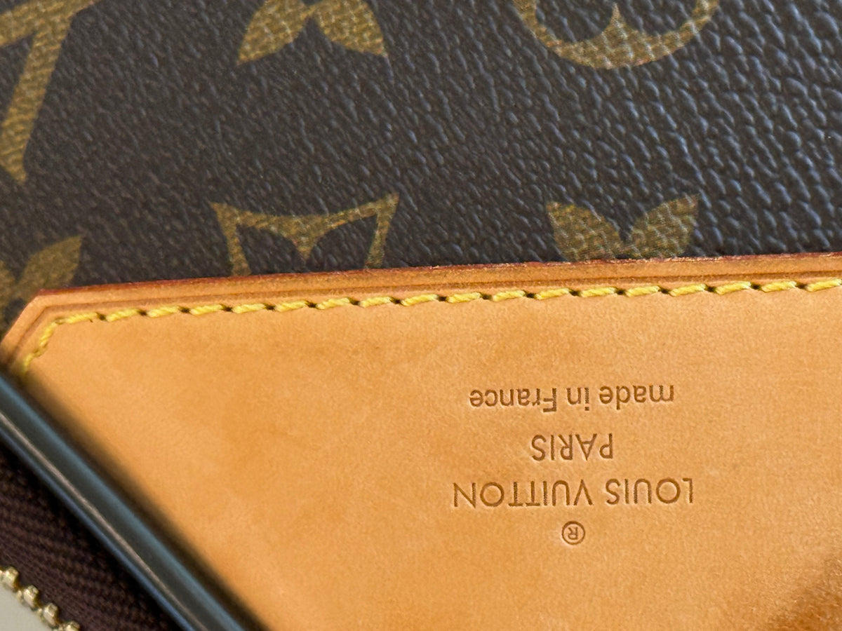 Louis Vuitton Pegase 70 Rolling Luggage