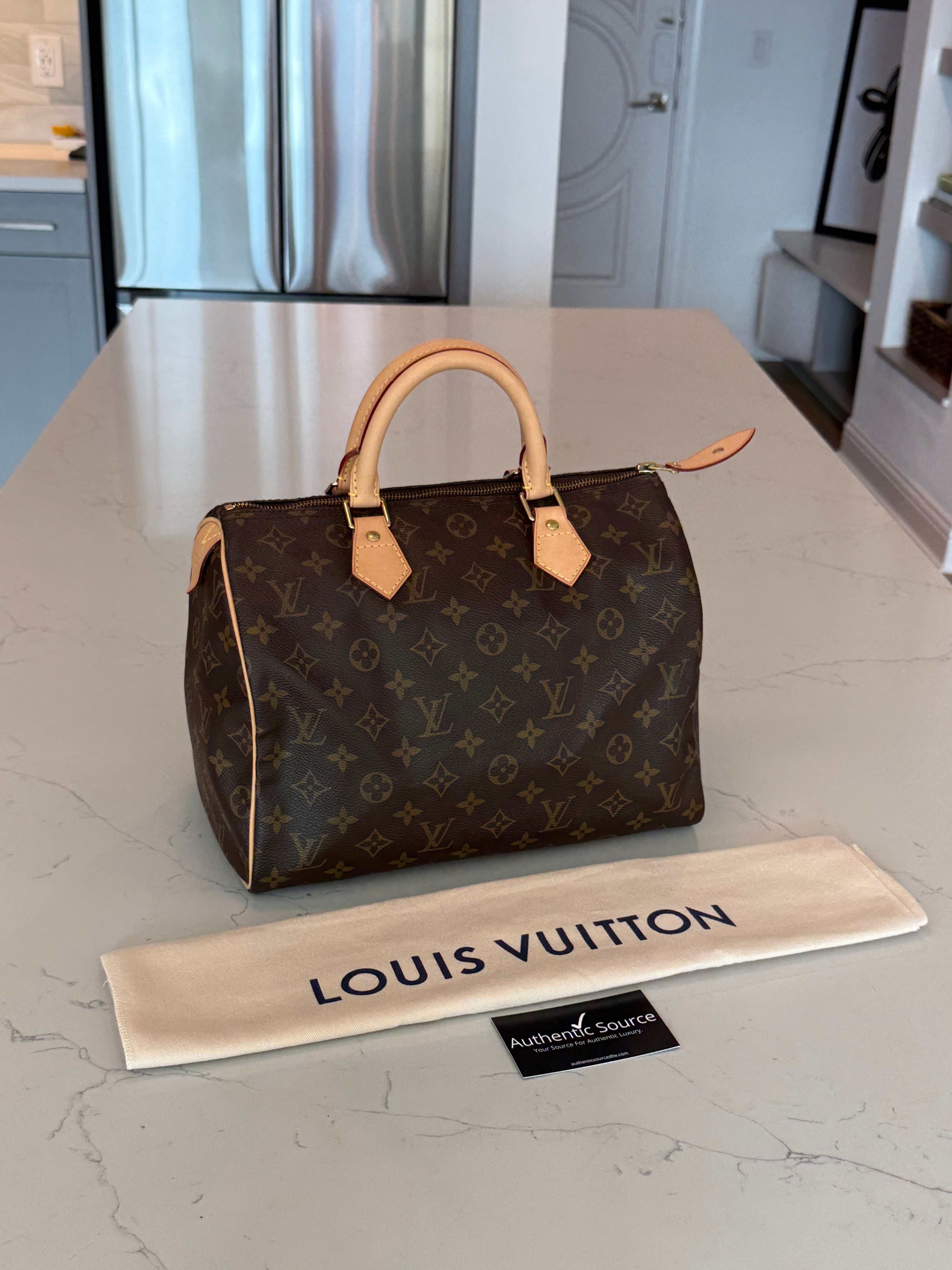 Louis Vuitton Speedy 30