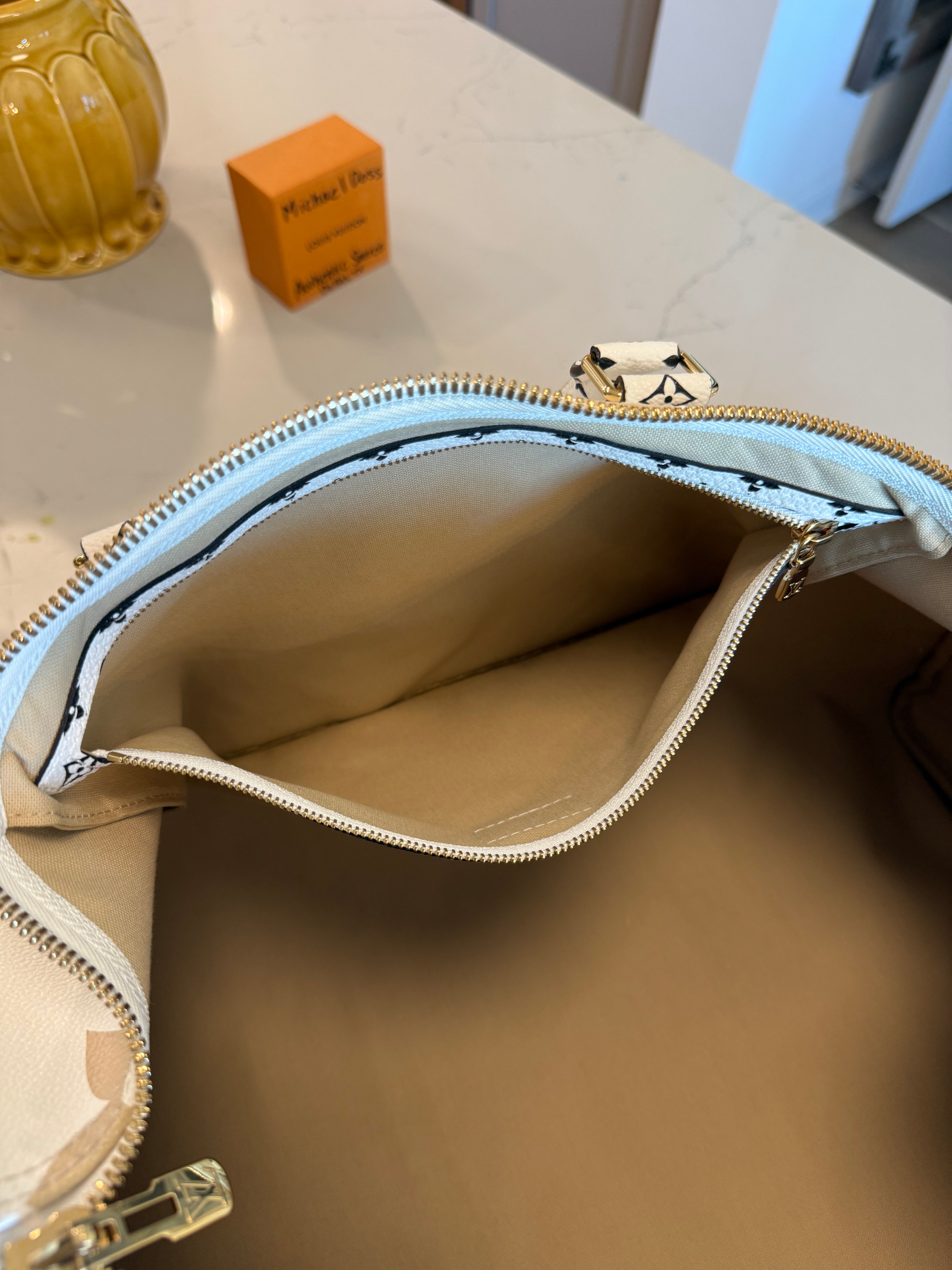 Louis Vuitton Keepall 50 Bandouliere Giant Khaki