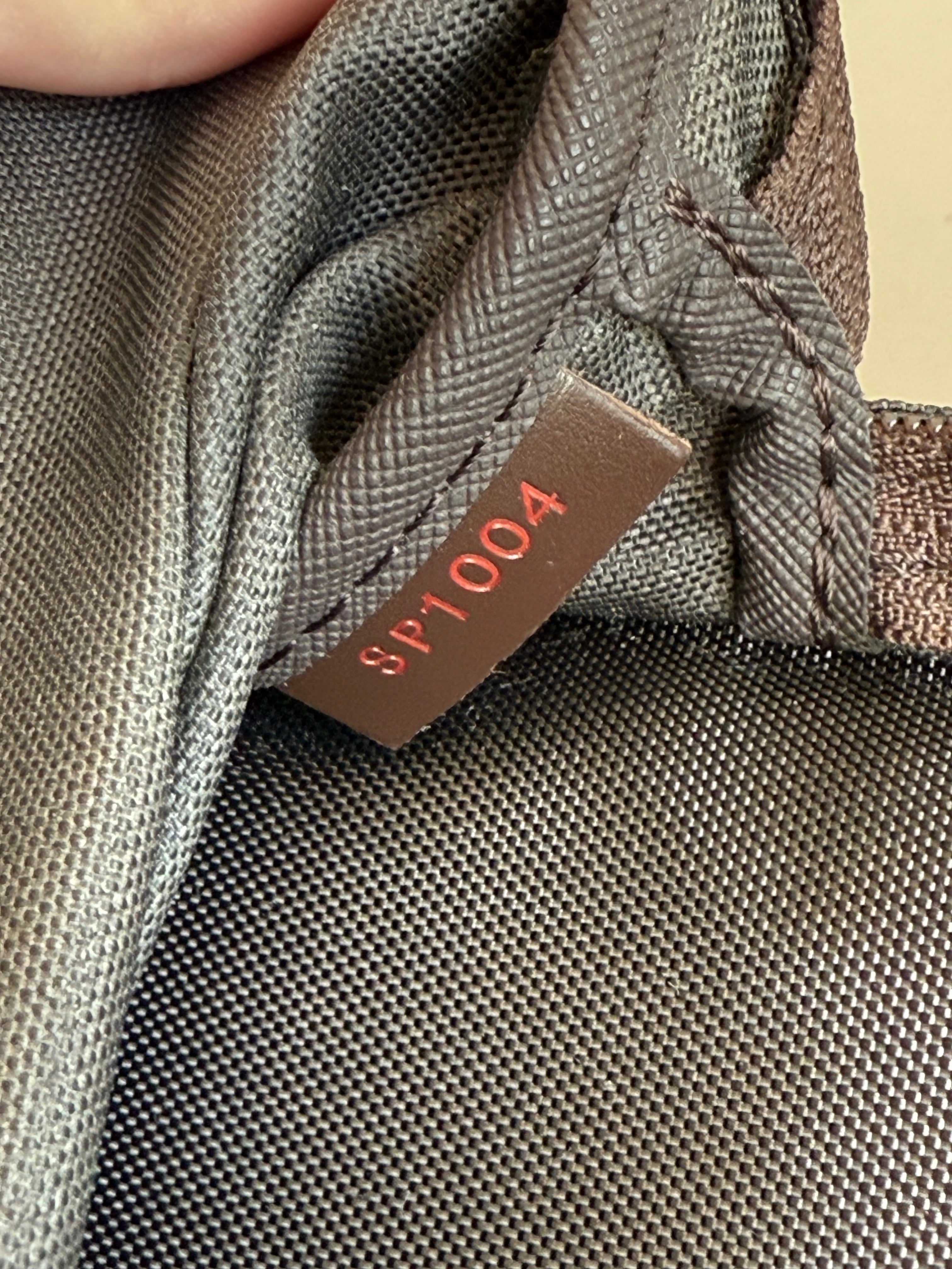 Louis Vuitton Pegase 45 - Damier Ebene
