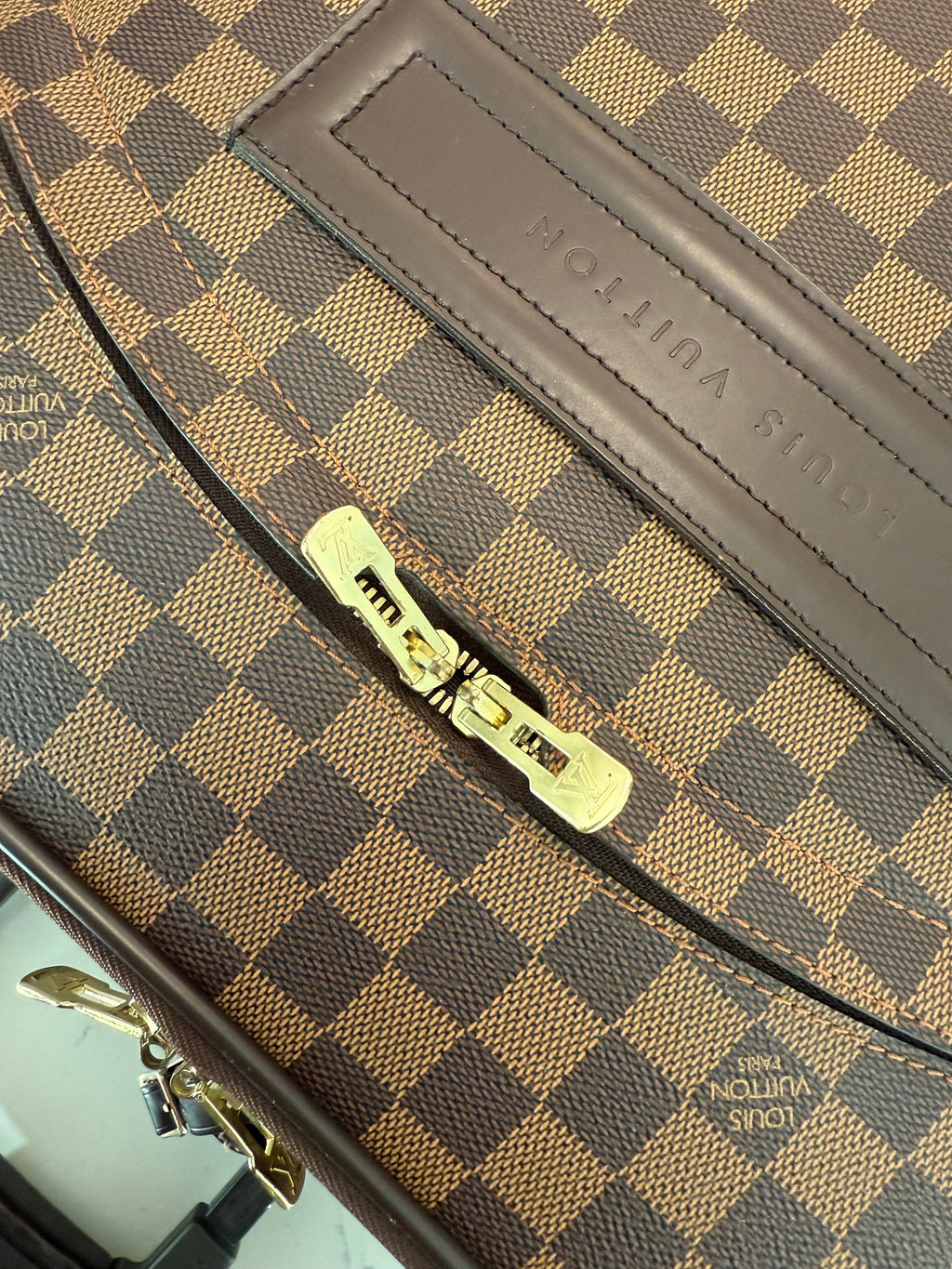 Louis Vuitton Pegase 45 - Damier Ebene