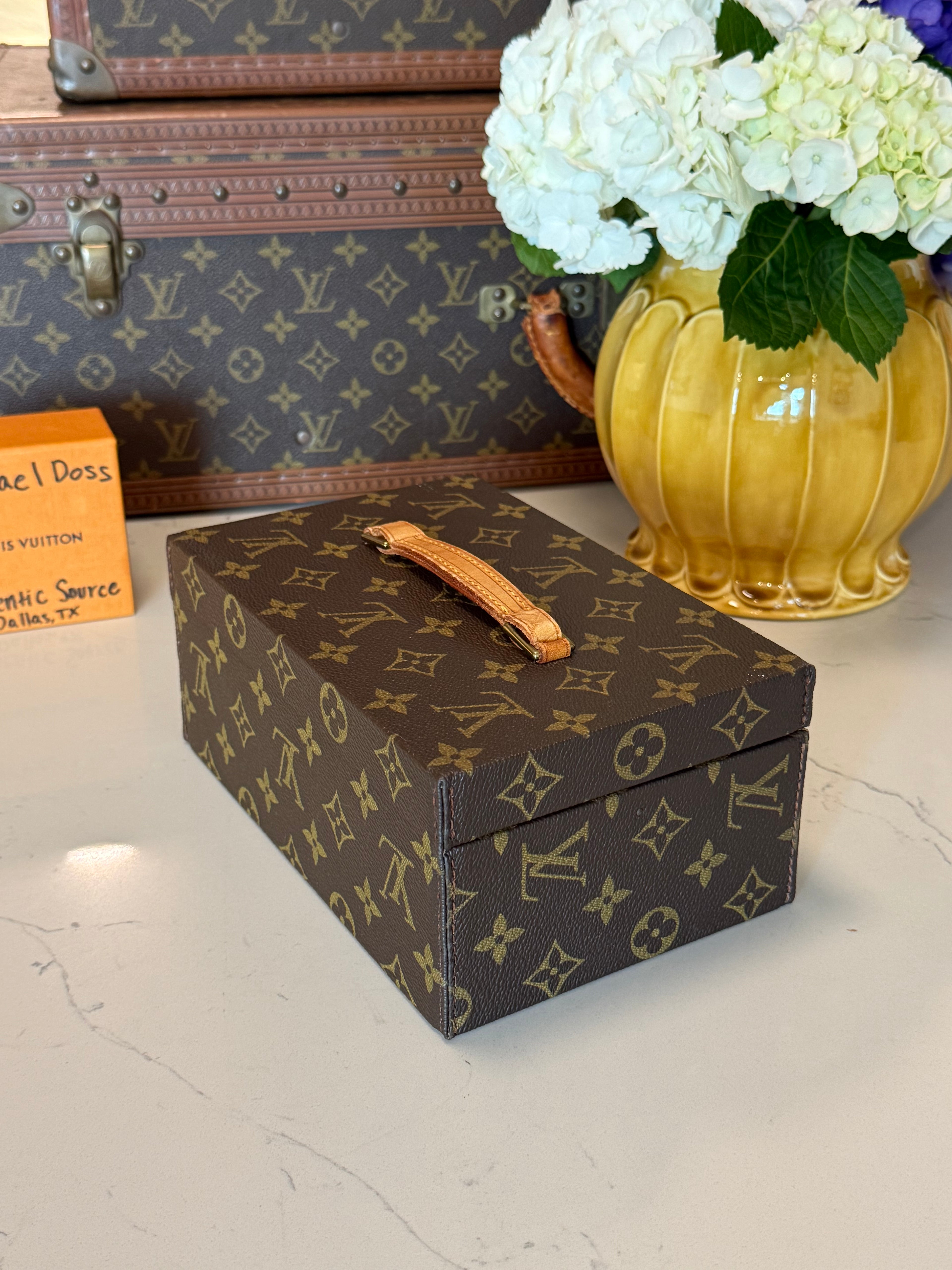 Louis Vuitton Jewelry Accessory Trunk