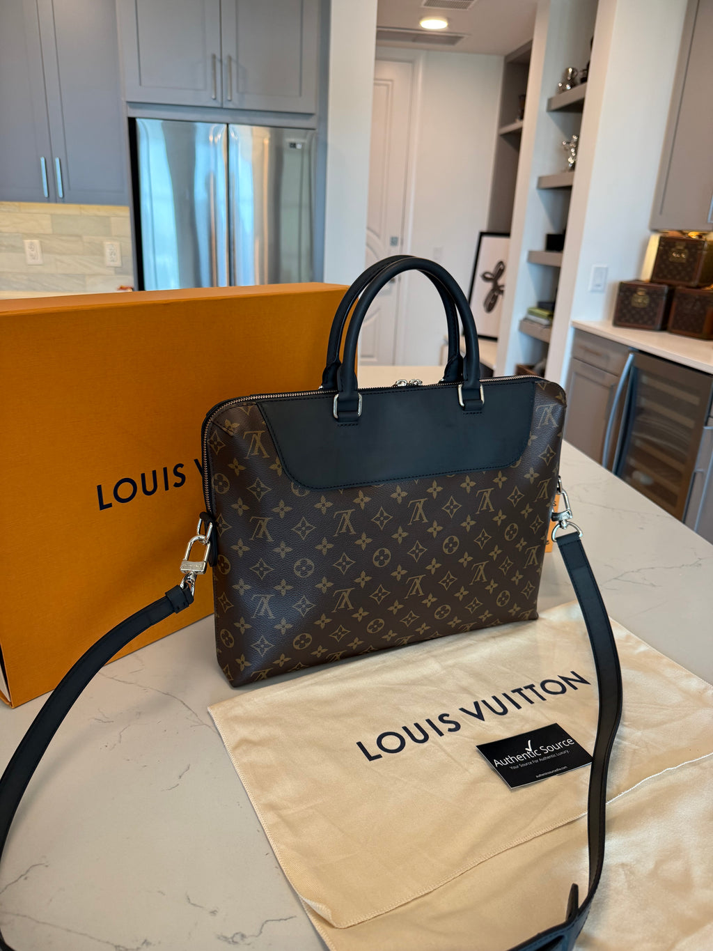 Louis Vuitton Porte-Documents Jour NM Macassar