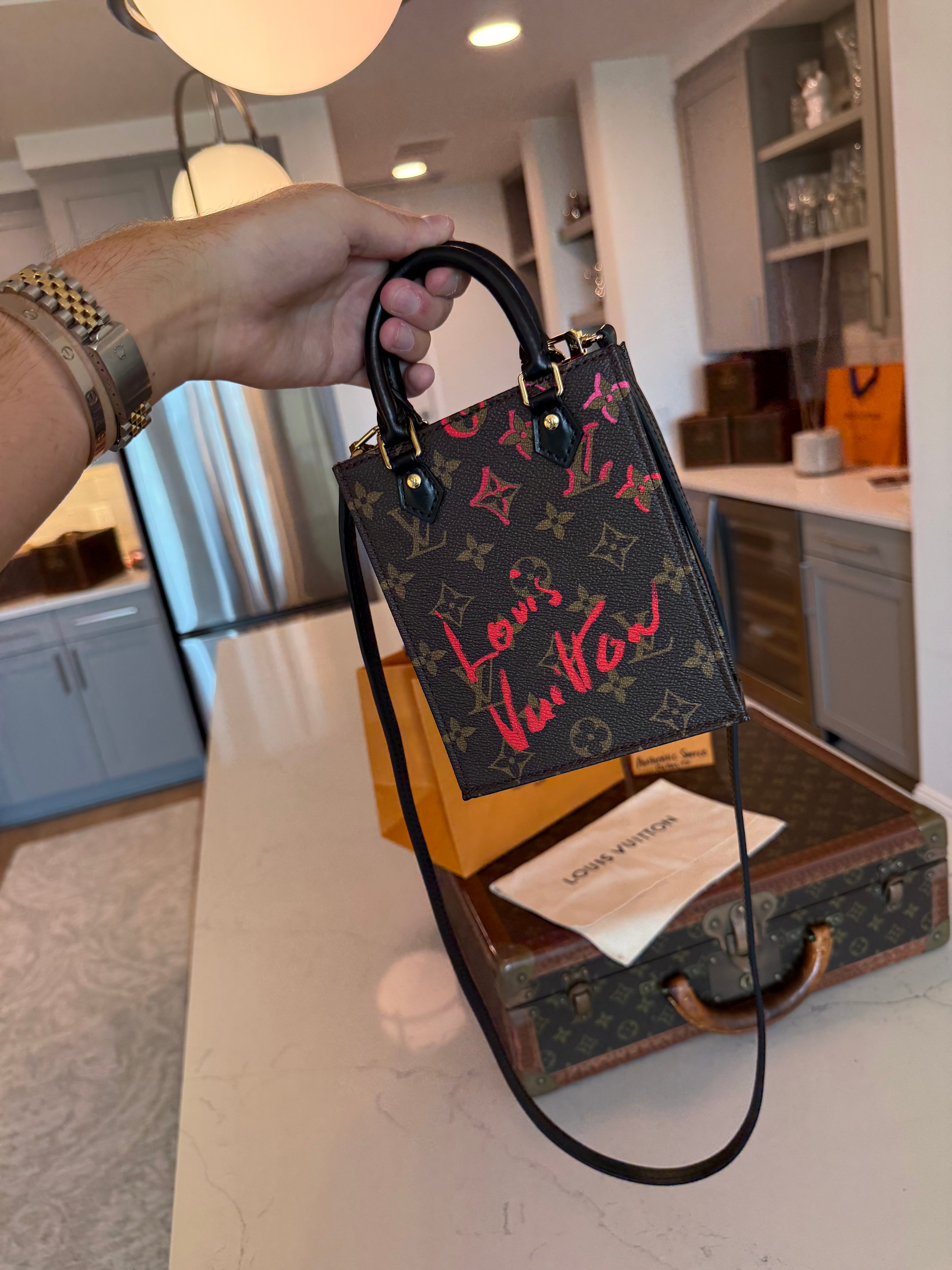 Louis Vuitton Fall in Love Sac Plat - Limited Edition