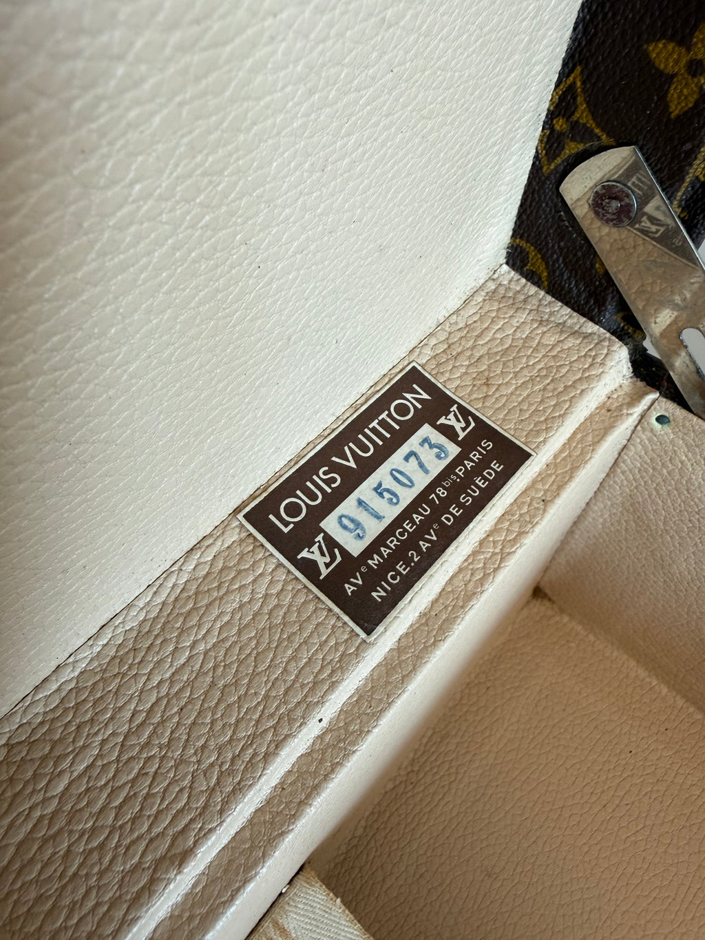 Louis Vuitton Bisten 60