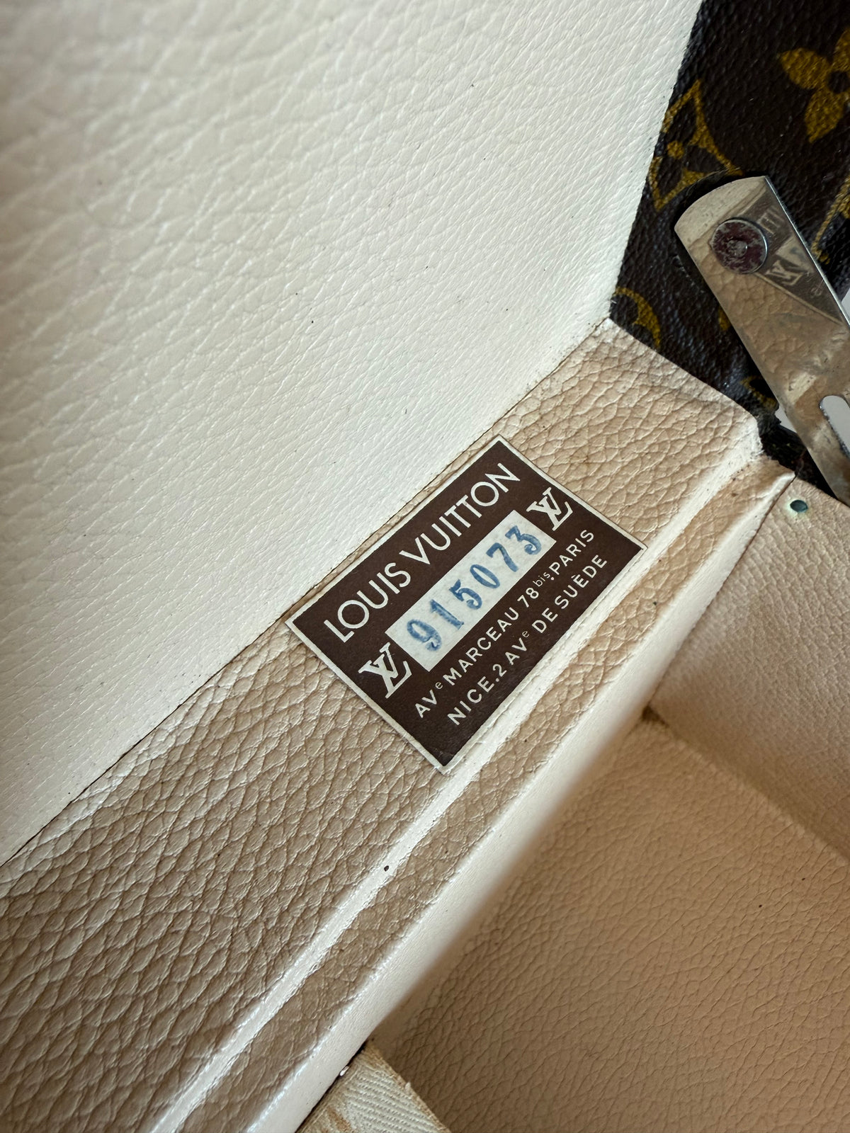 Louis Vuitton Bisten 60