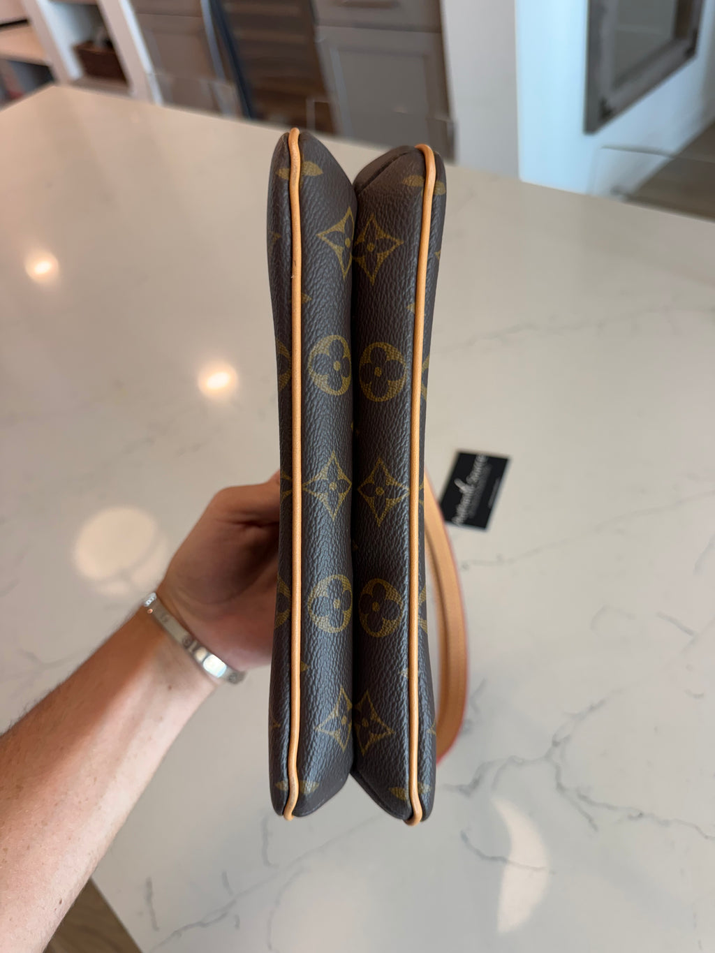 Louis Vuitton Pochette Liv