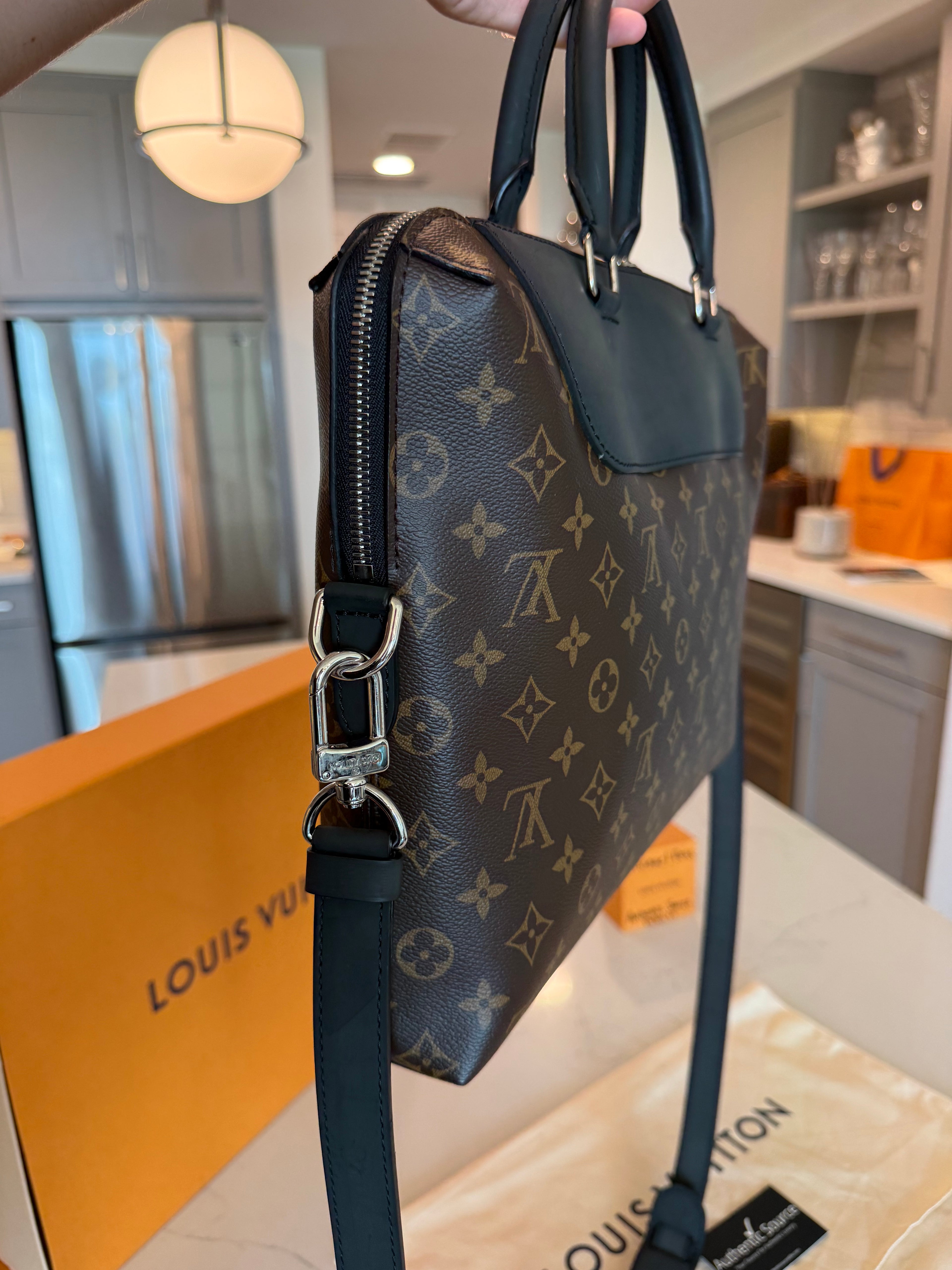 Louis Vuitton Porte-Documents Jour NM Macassar