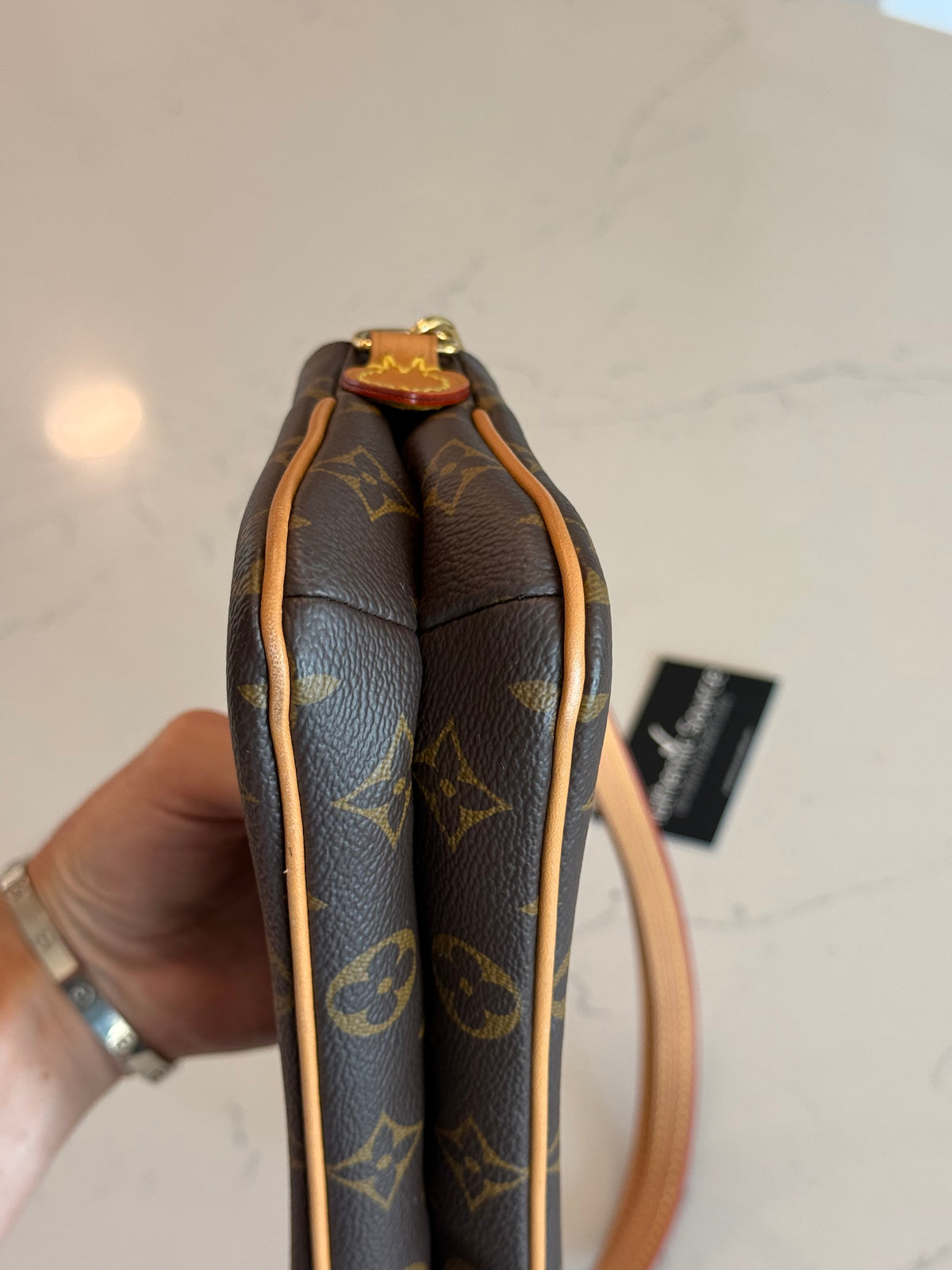 Louis Vuitton Pochette Liv