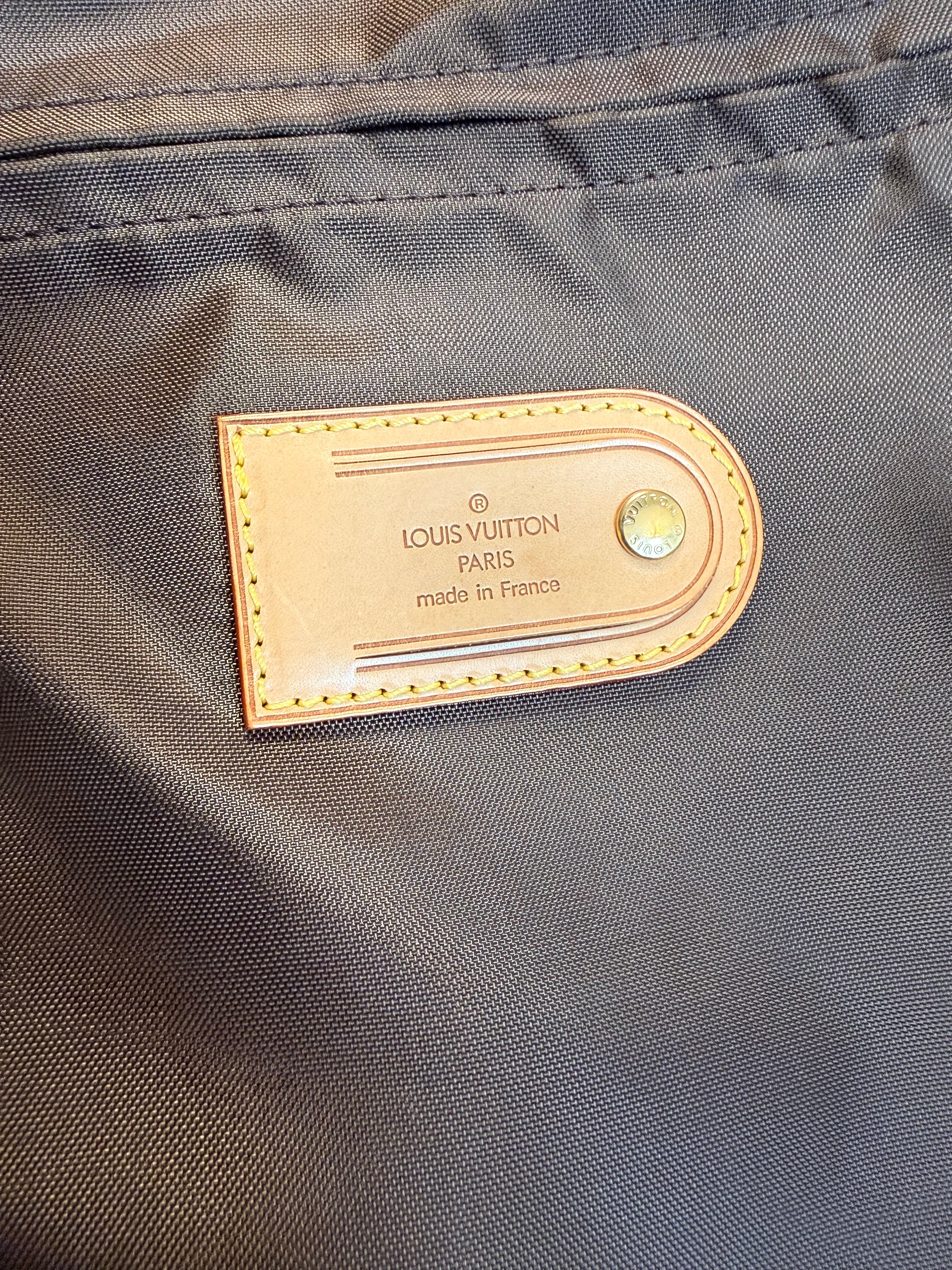 Louis Vuitton Pegase 45 Rolling Luggage