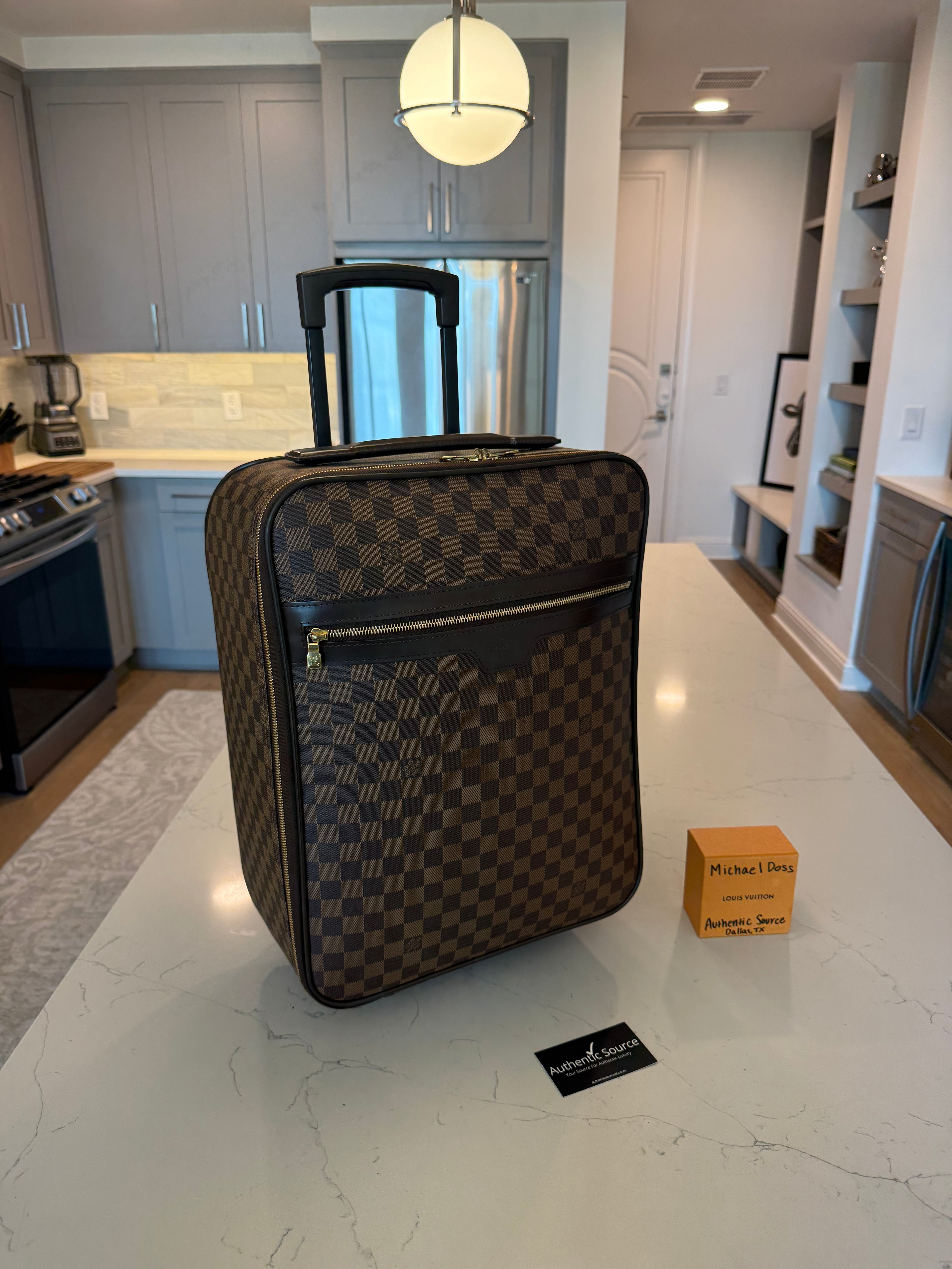 Louis Vuitton Pegase 45 Rolling Luggage DE