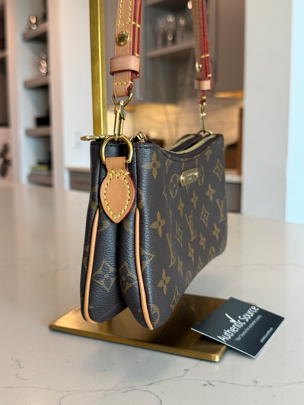 Louis Vuitton Pochette Liv
