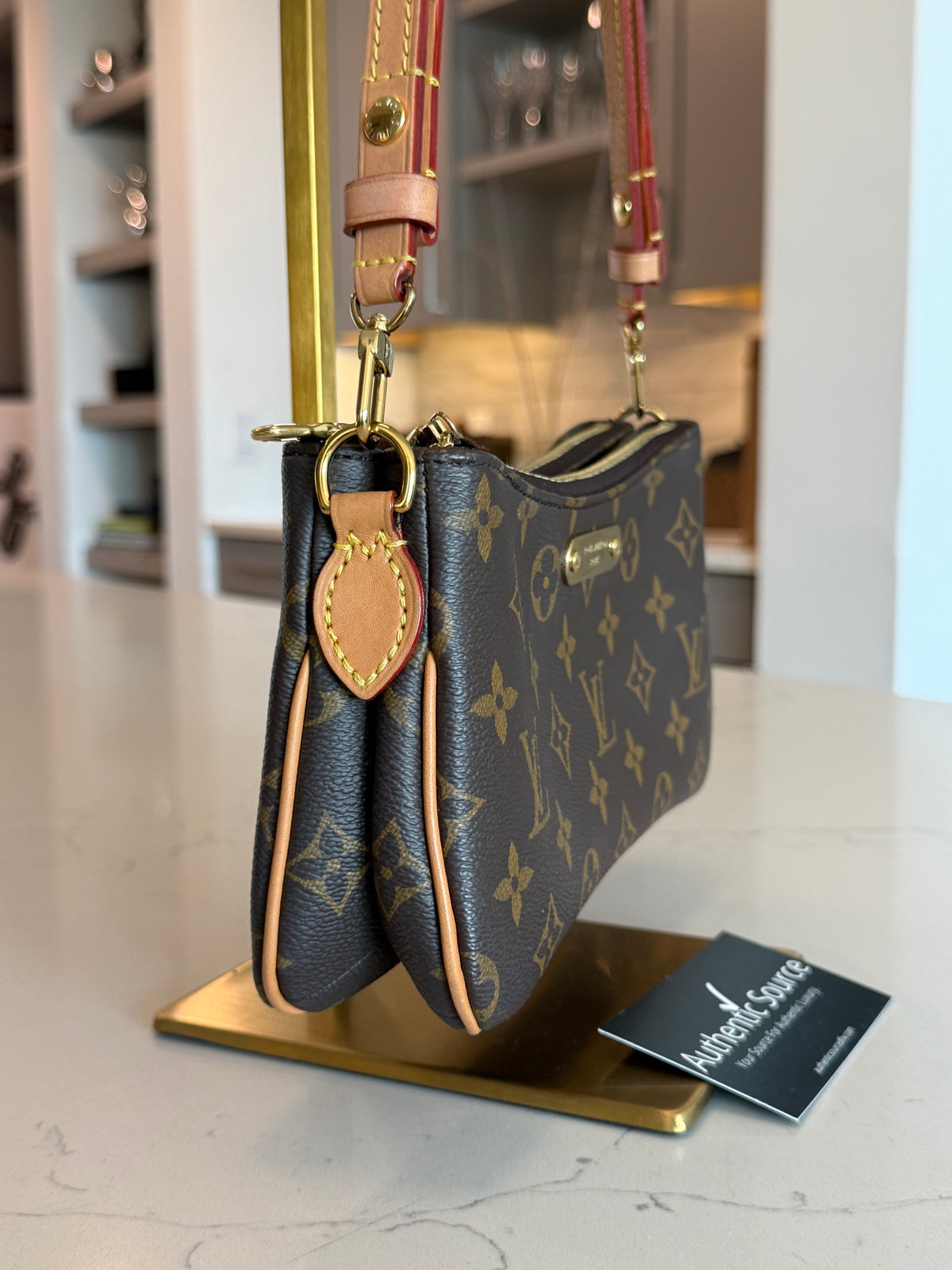 Louis Vuitton Pochette Liv