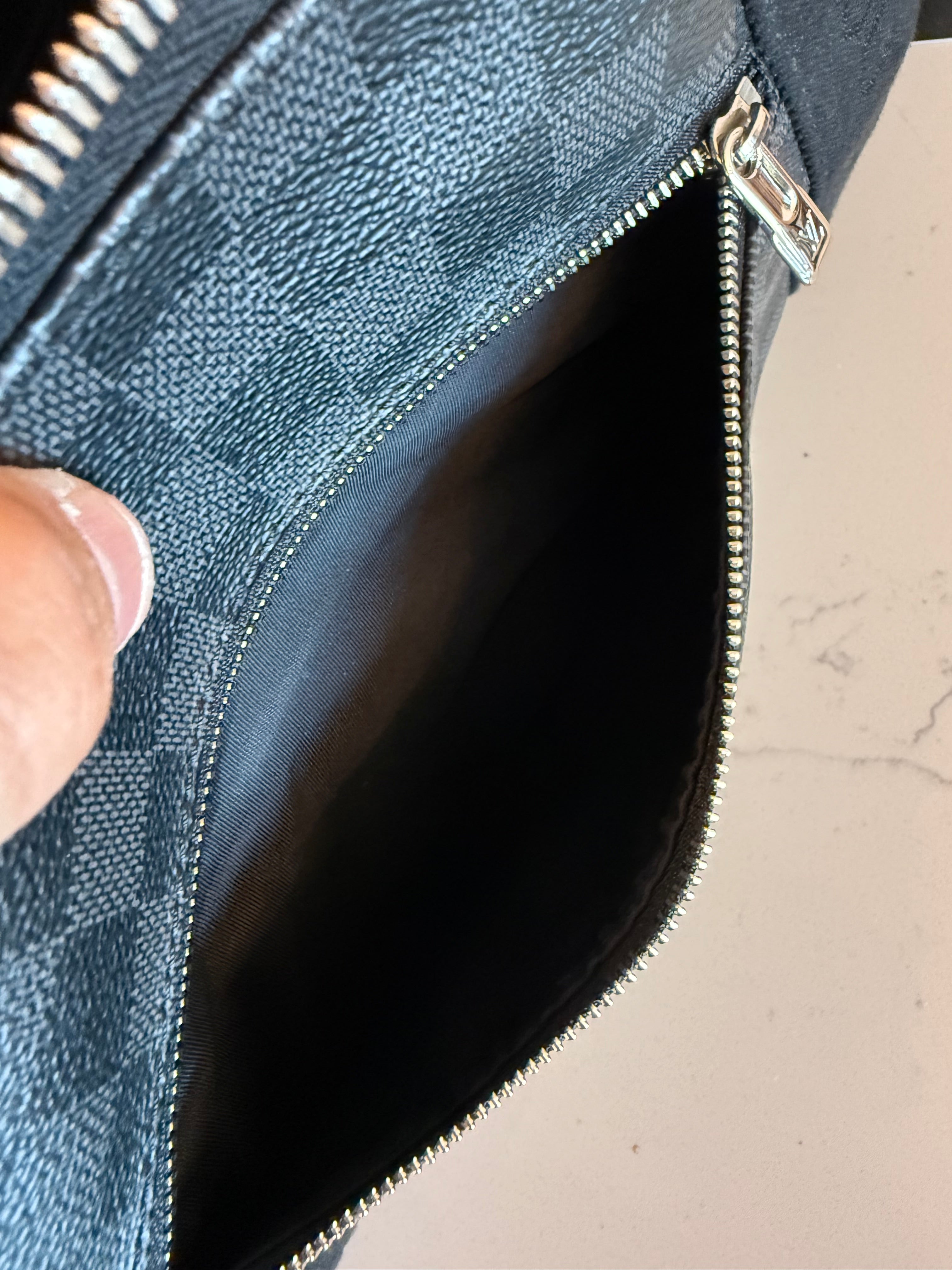 Louis Vuitton Neo Eole 65 Damier Graphite