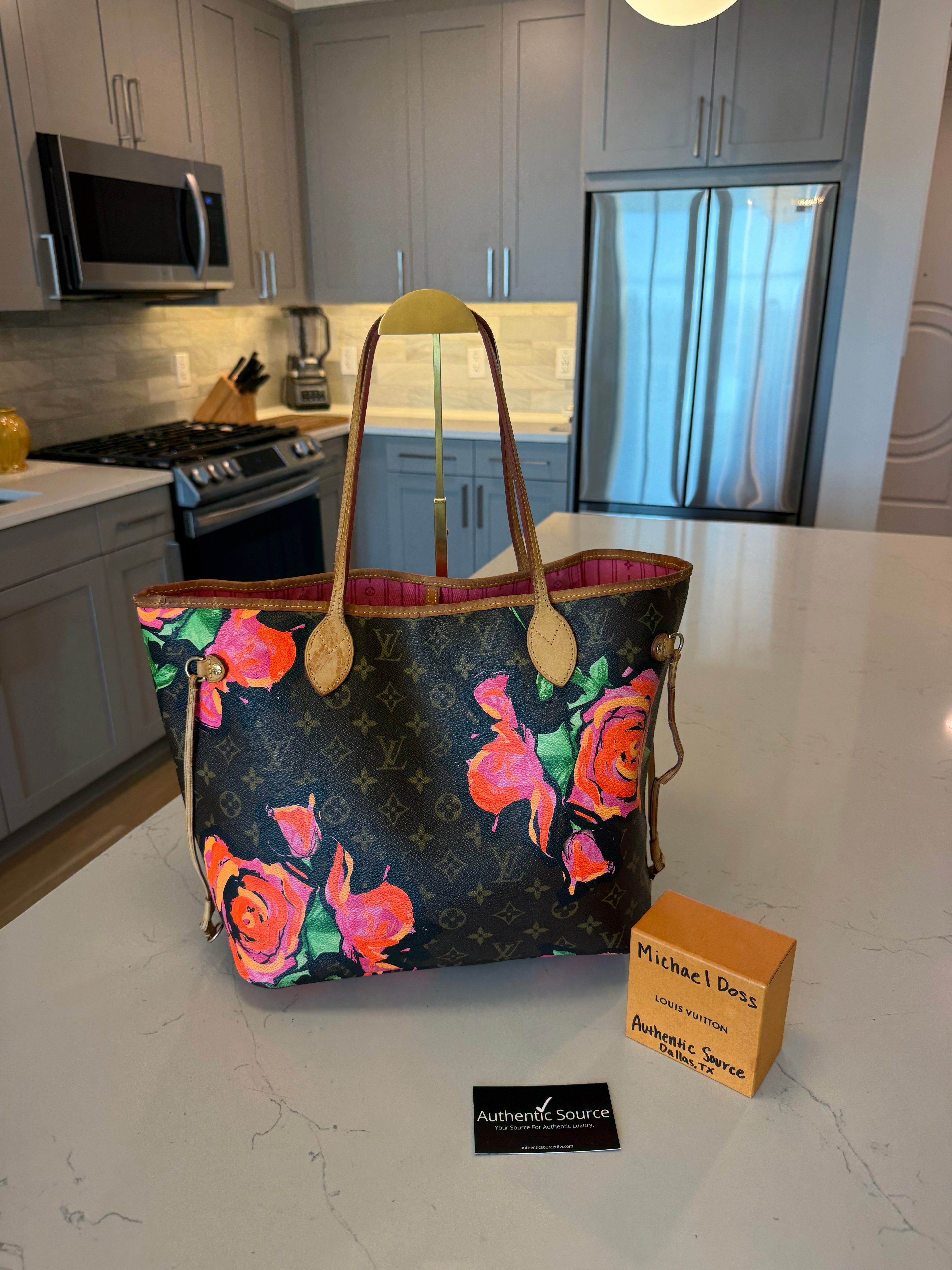 Louis Vuitton Neverfull MM Roses